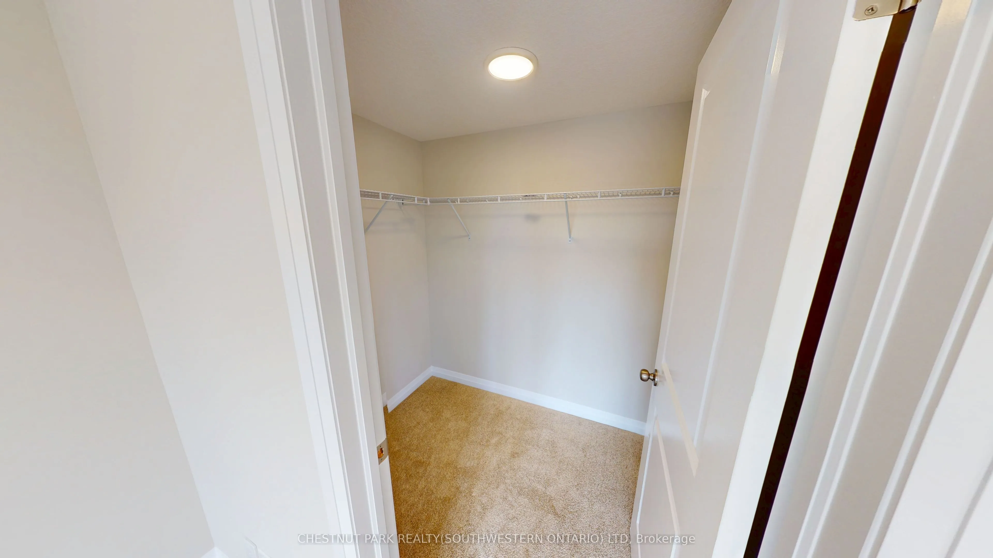 410 Northfield Drive W, #D3