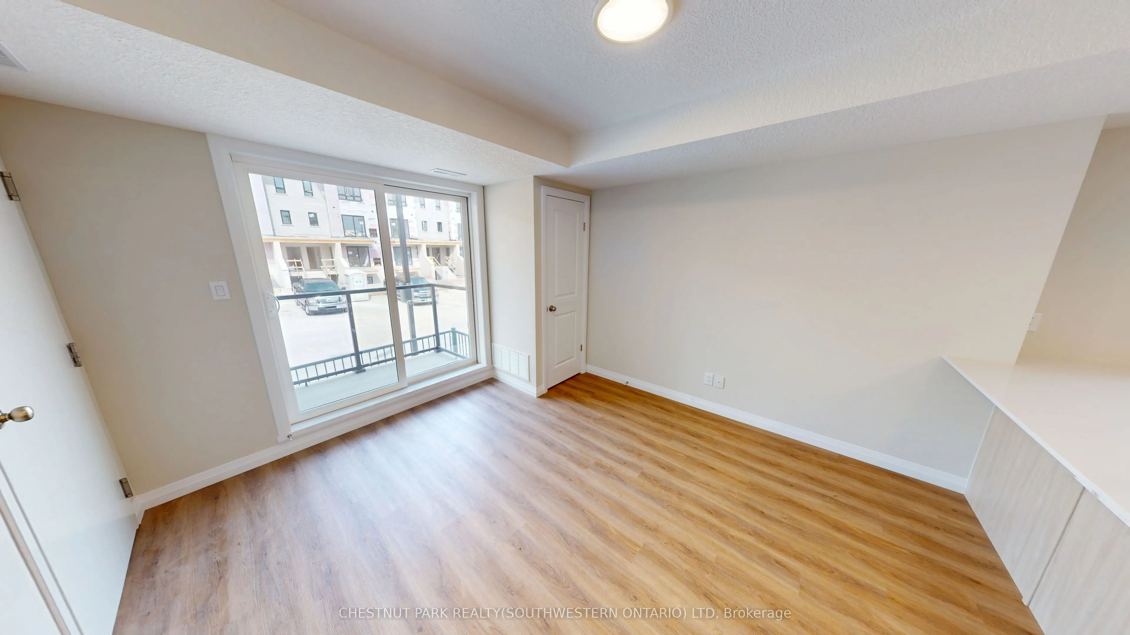 410 Northfield Drive W, #D3