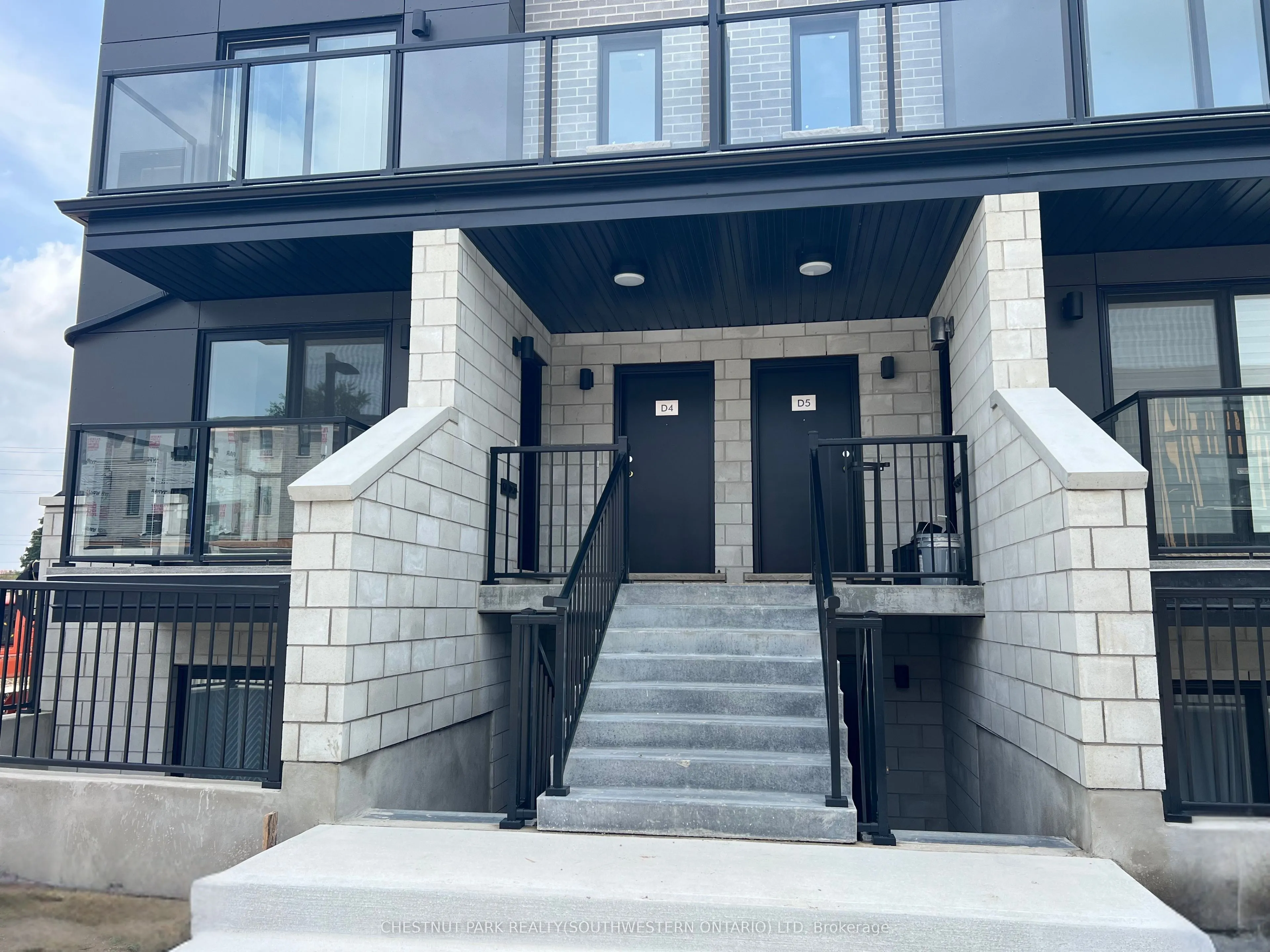 410 Northfield Drive W, #D3