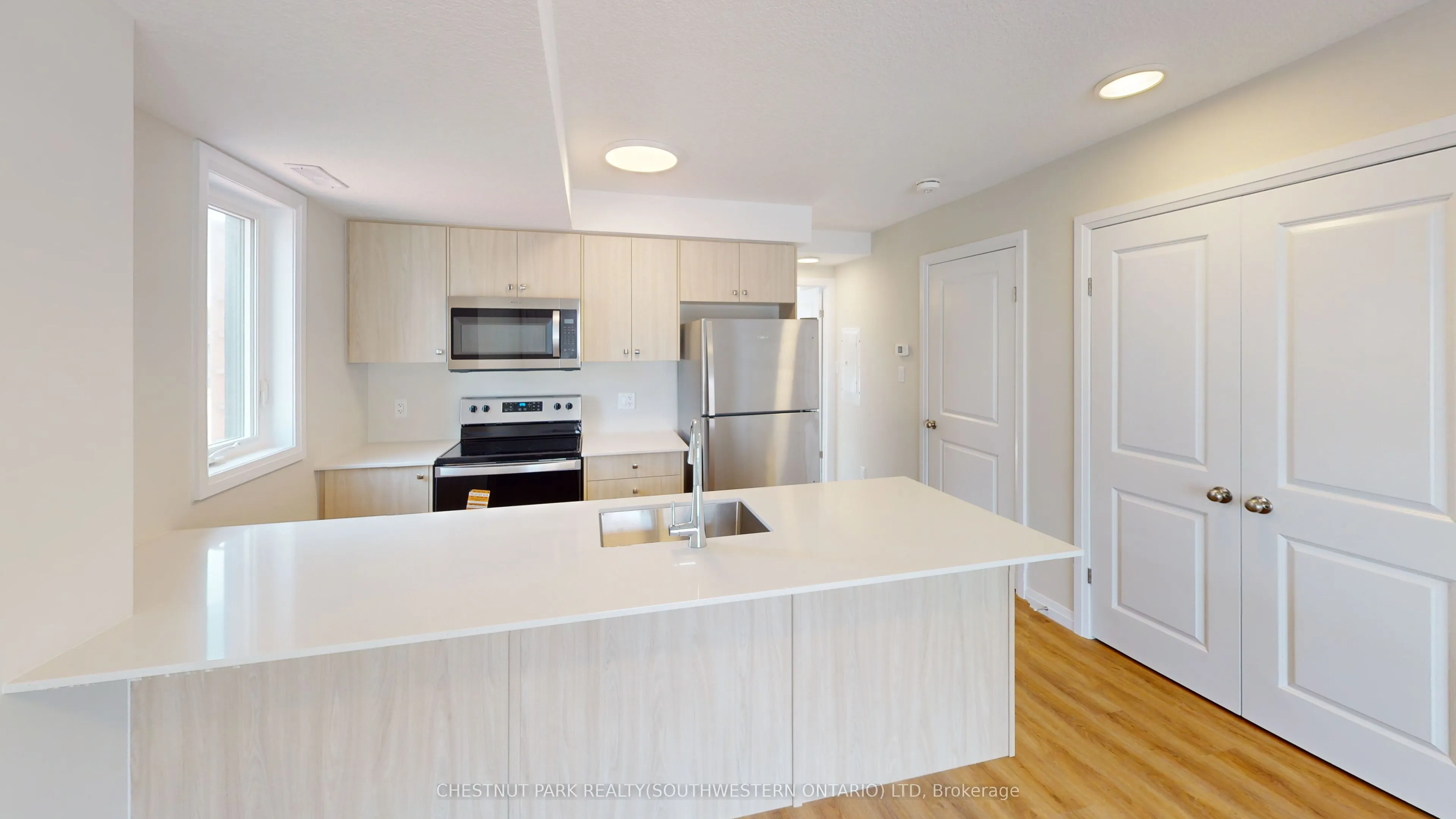 410 Northfield Drive W, #D3