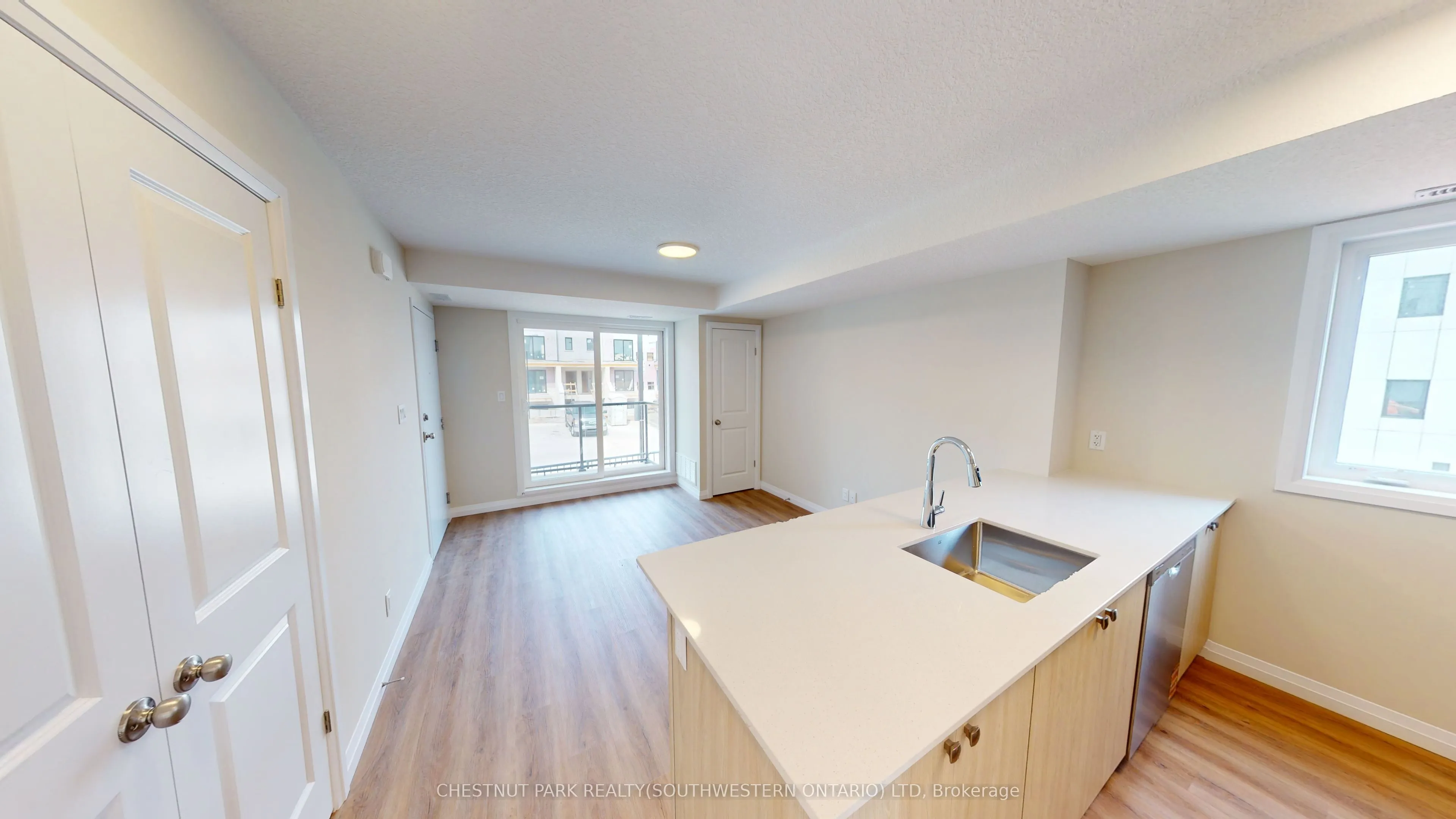 410 Northfield Drive W, #D3