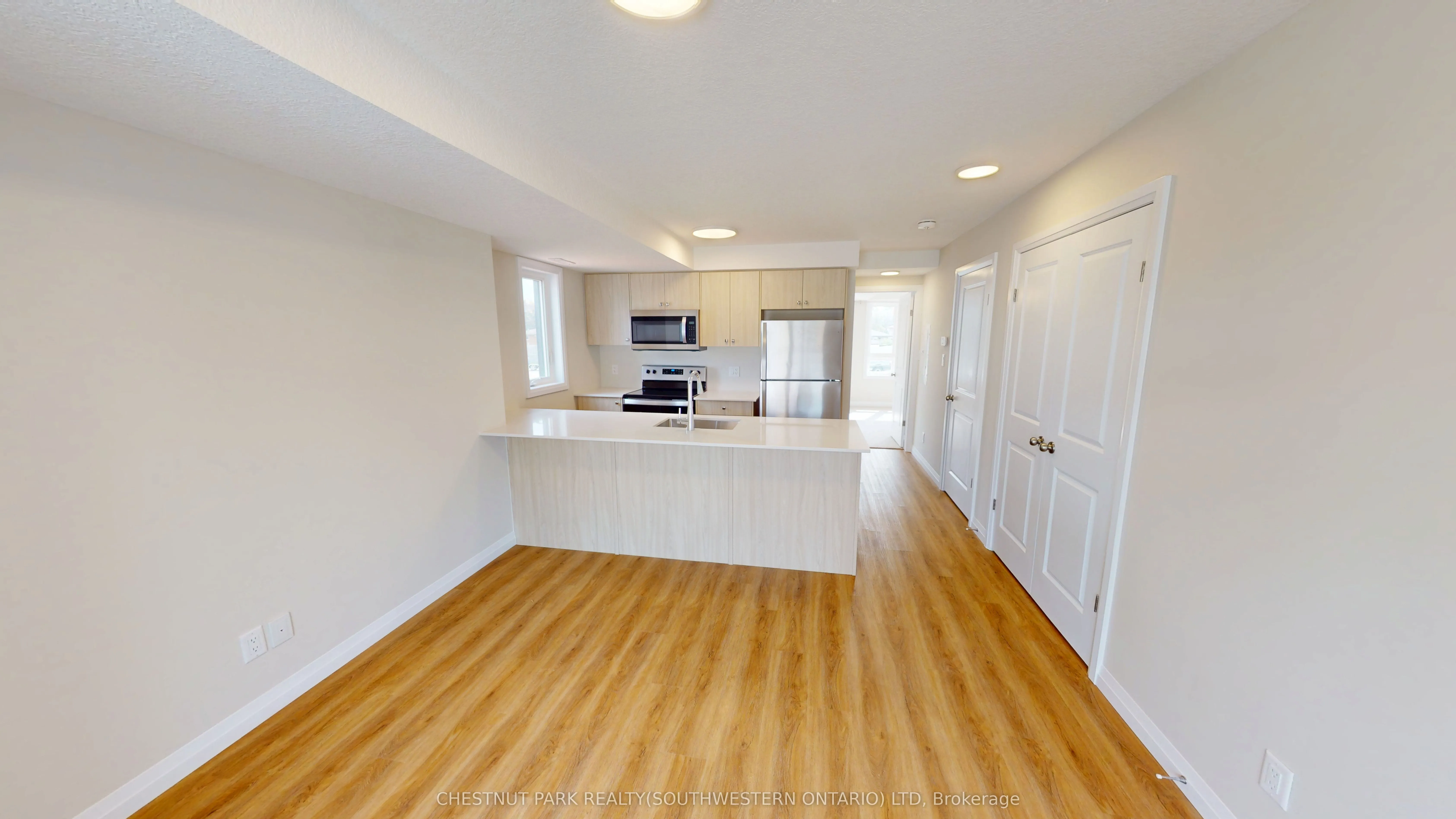 410 Northfield Drive W, #D3