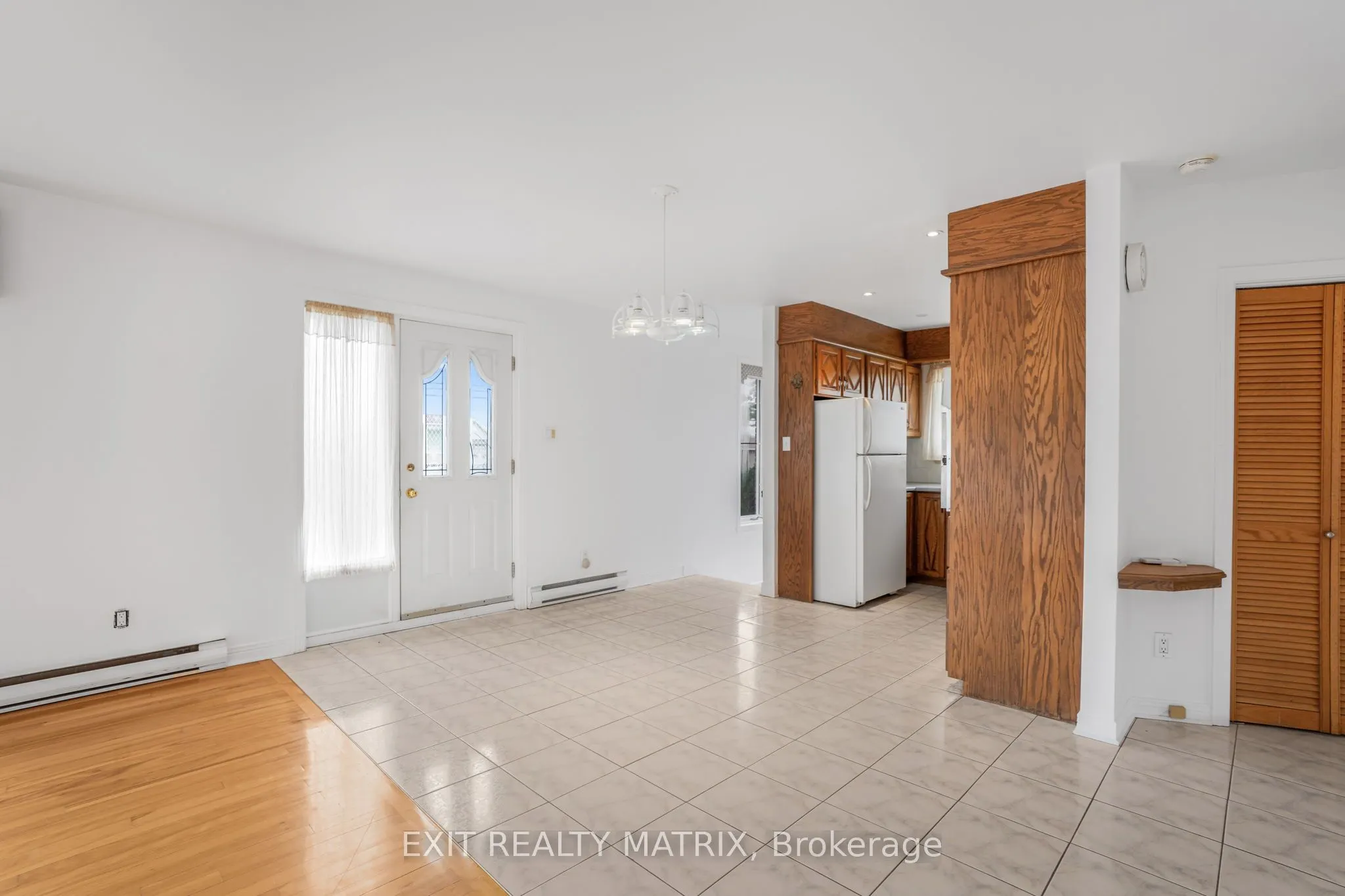 323 Longueuil Street