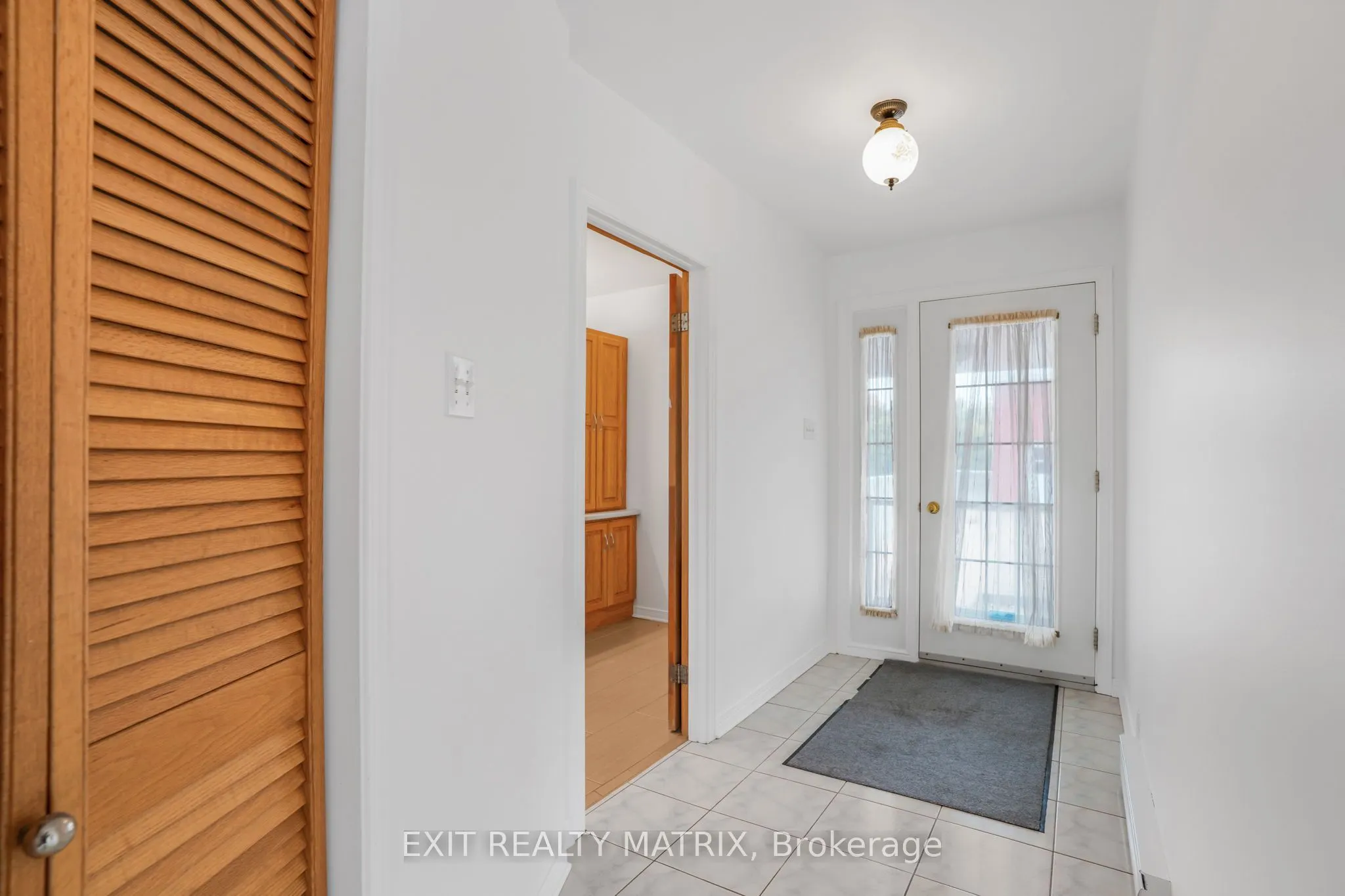 323 Longueuil Street