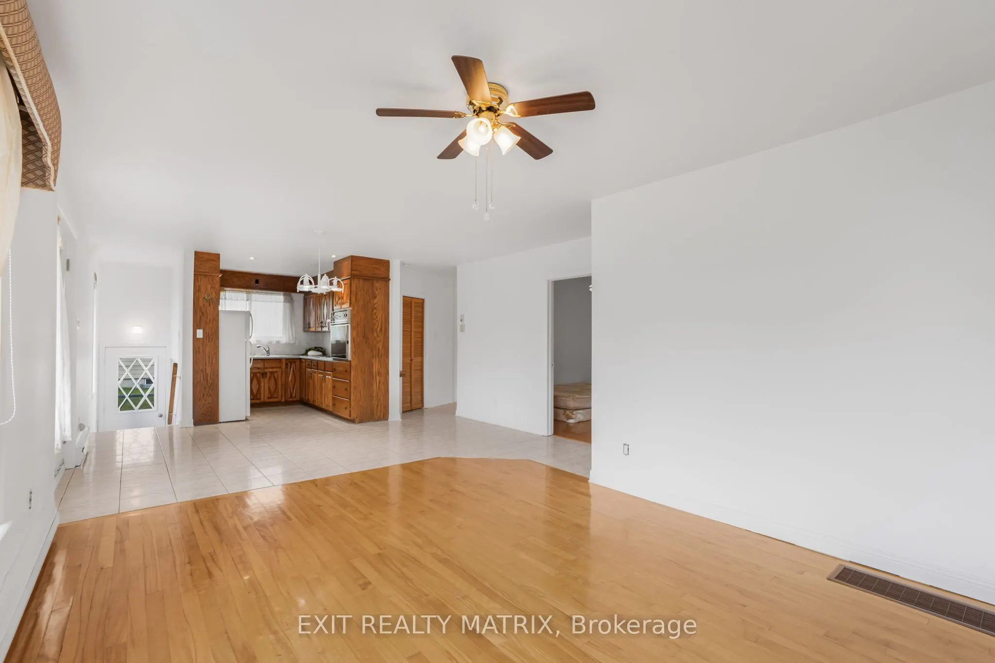 323 Longueuil Street