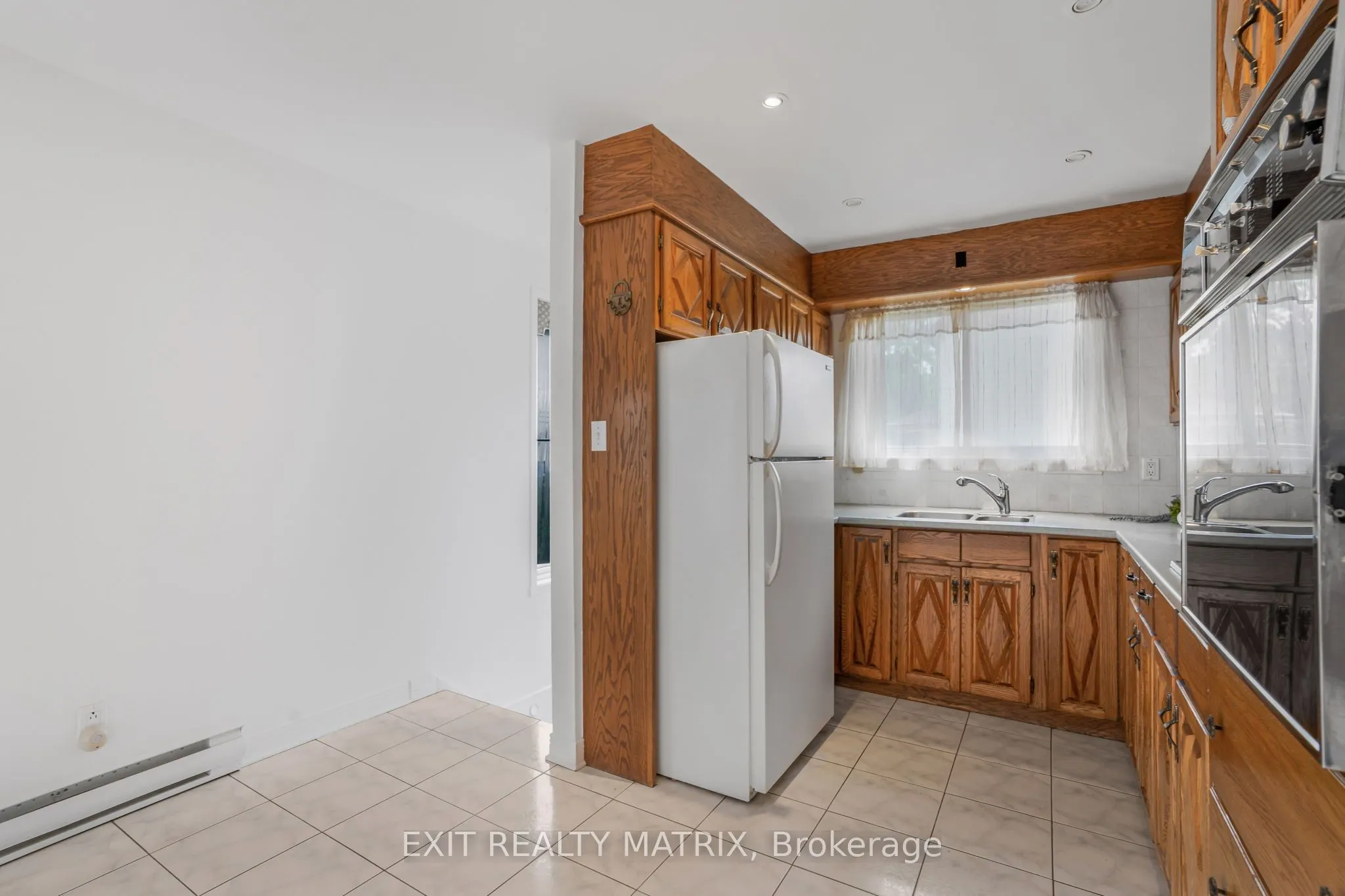 323 Longueuil Street