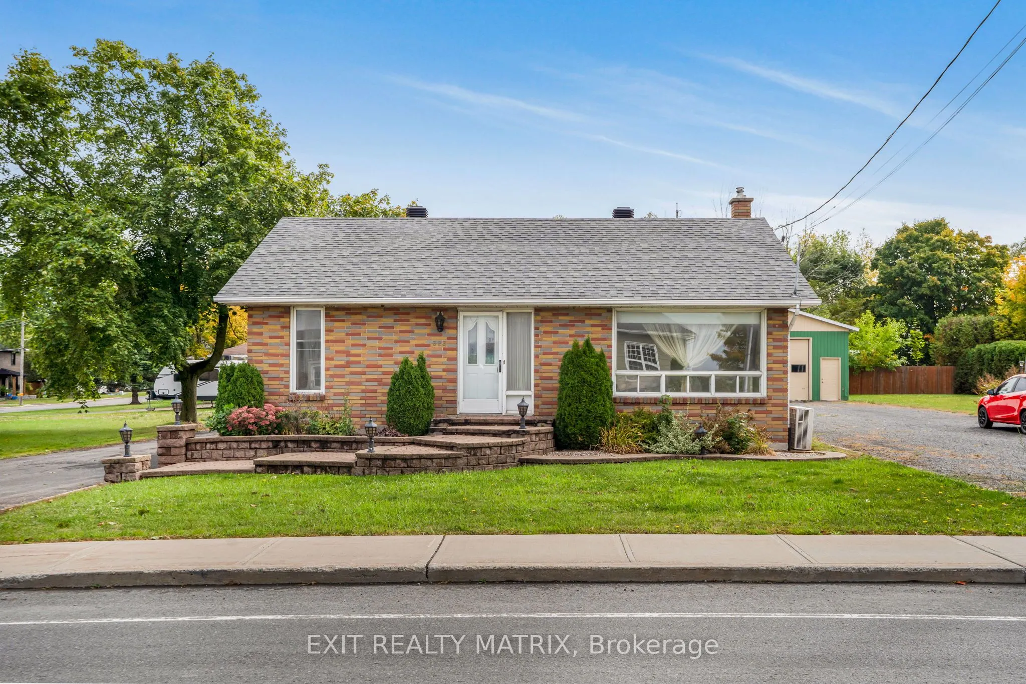 323 Longueuil Street