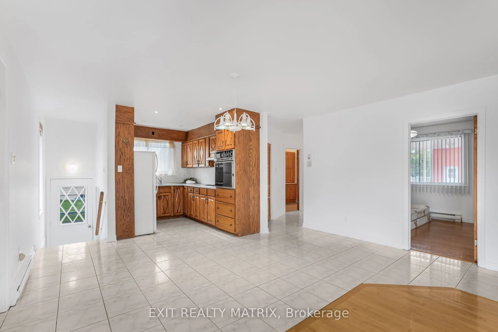 323 Longueuil Street