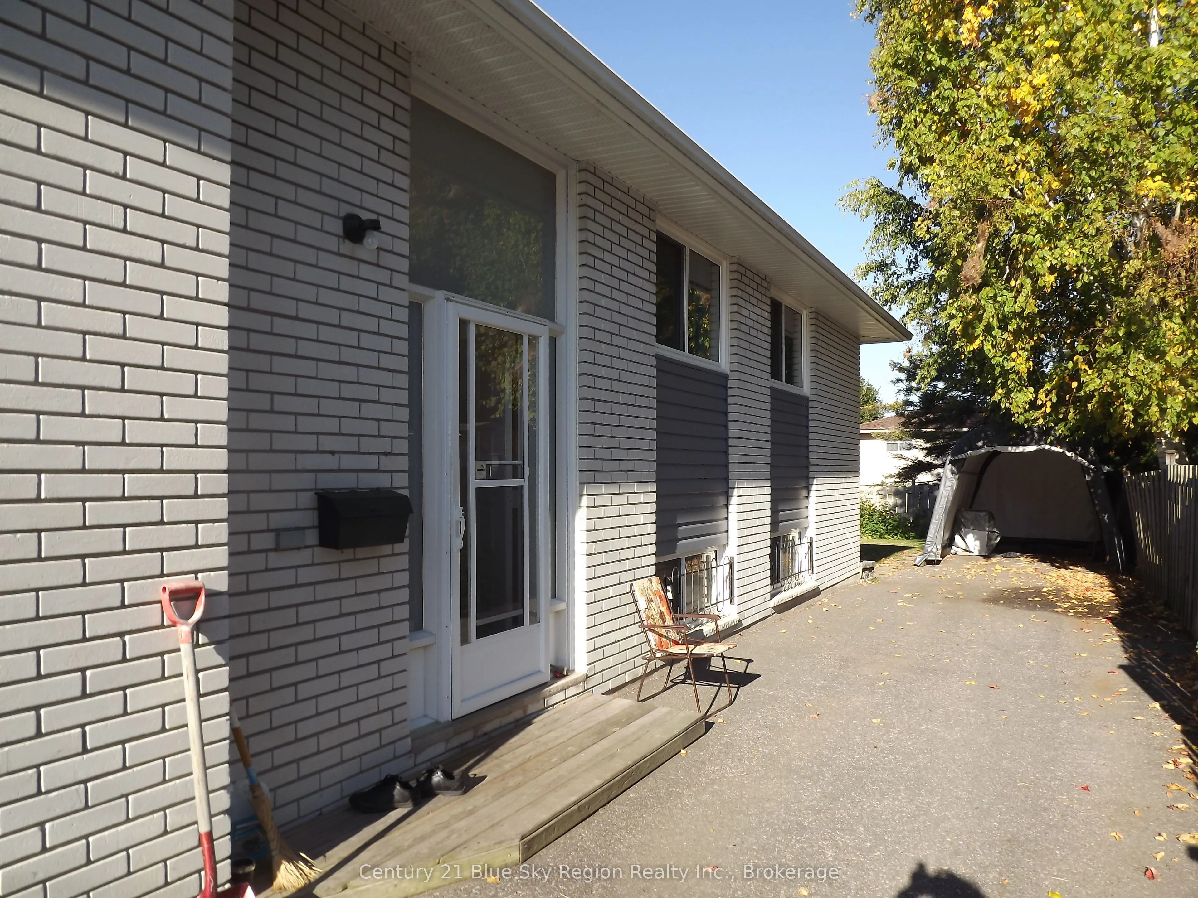 76 strathcona Avenue