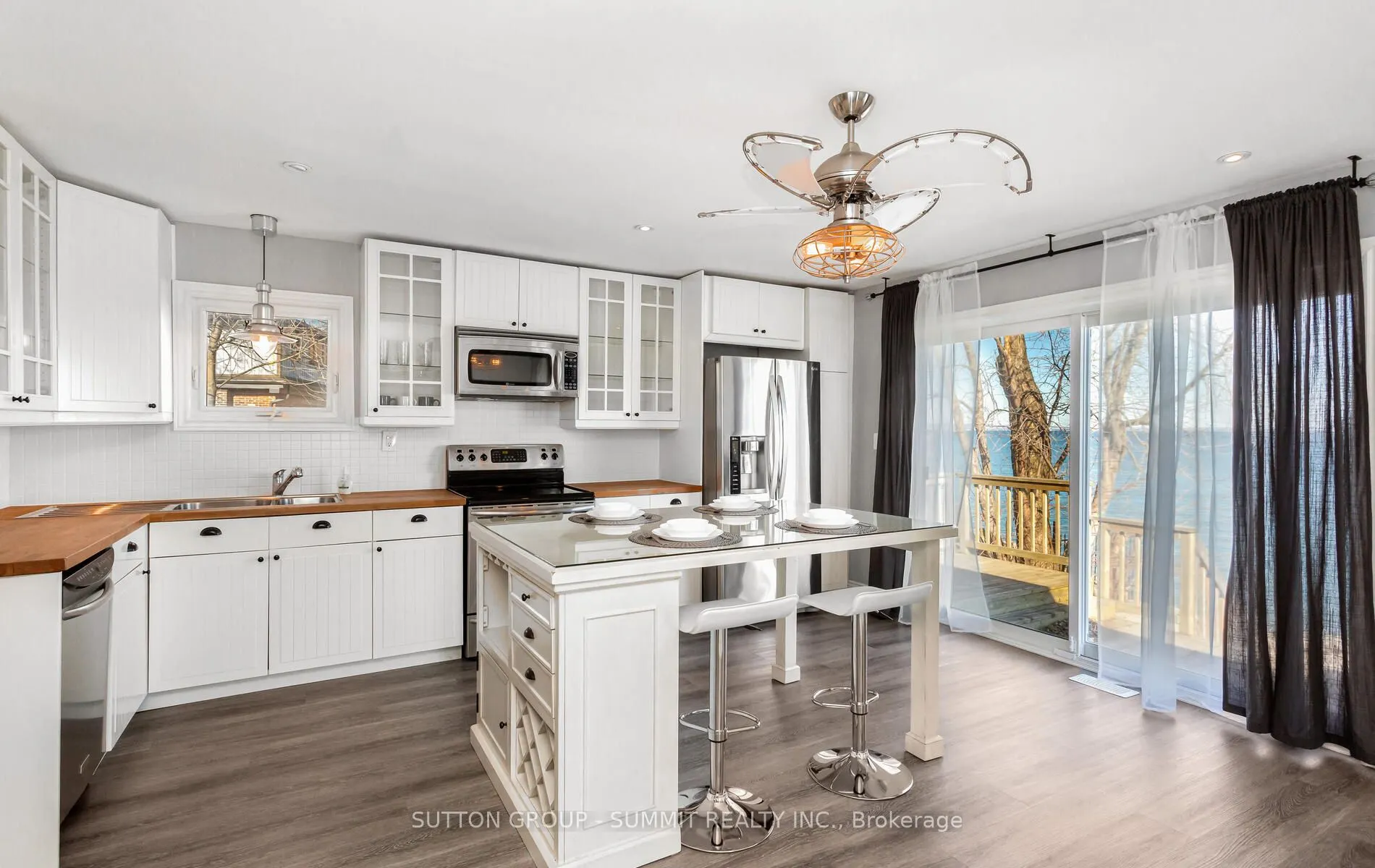 18 1/2 Lakeshore Drive