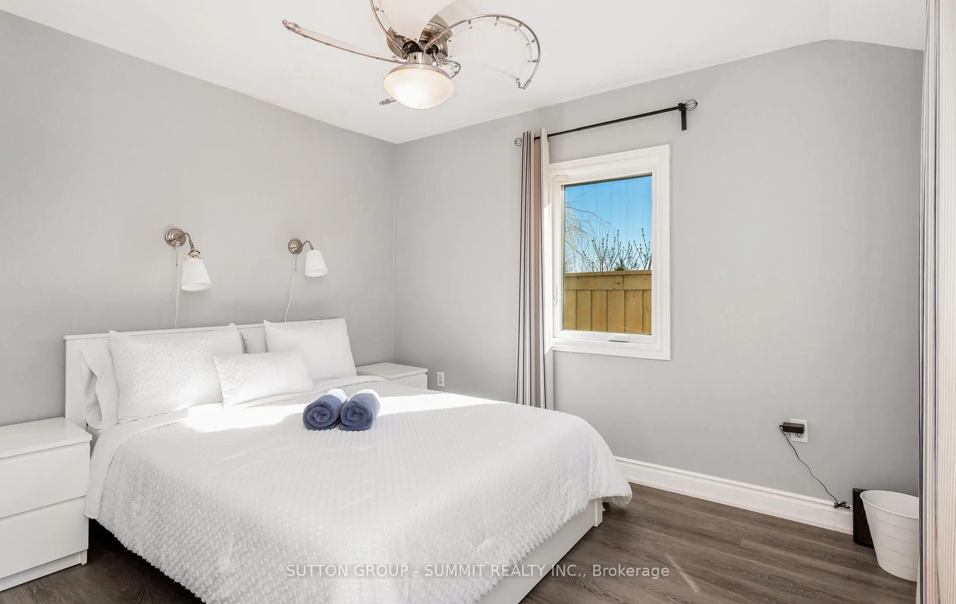 18 1/2 Lakeshore Drive