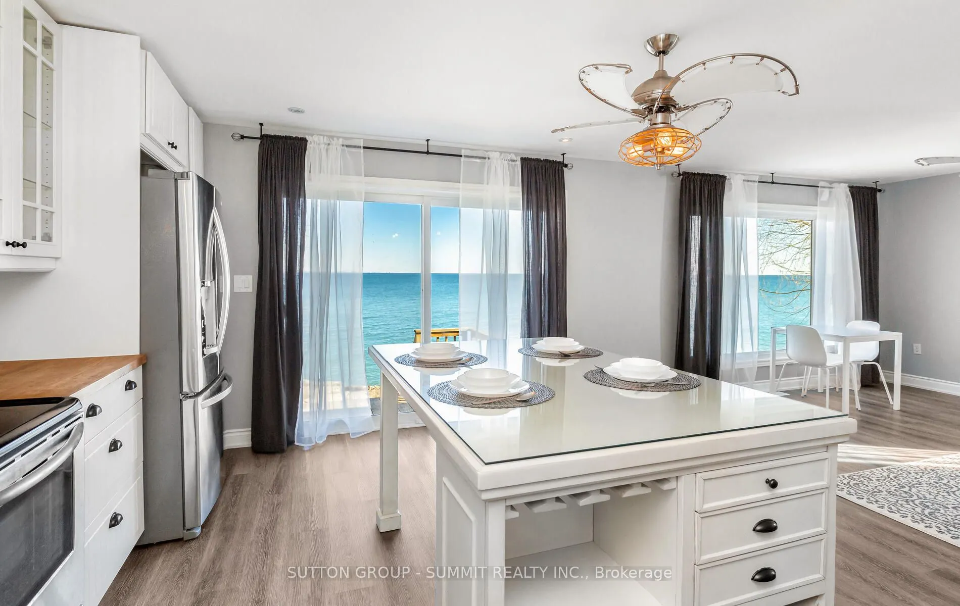 18 1/2 Lakeshore Drive