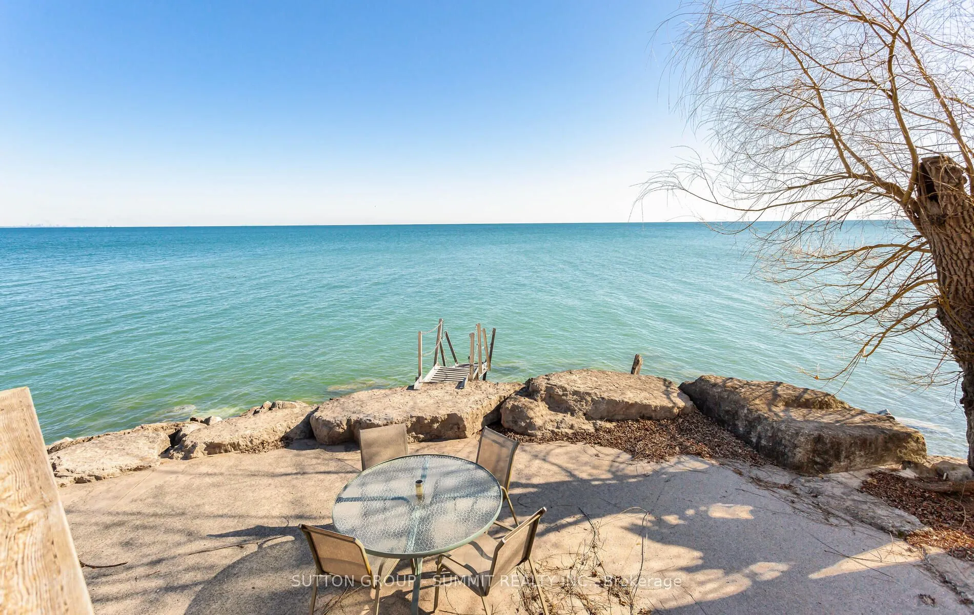 18 1/2 Lakeshore Drive