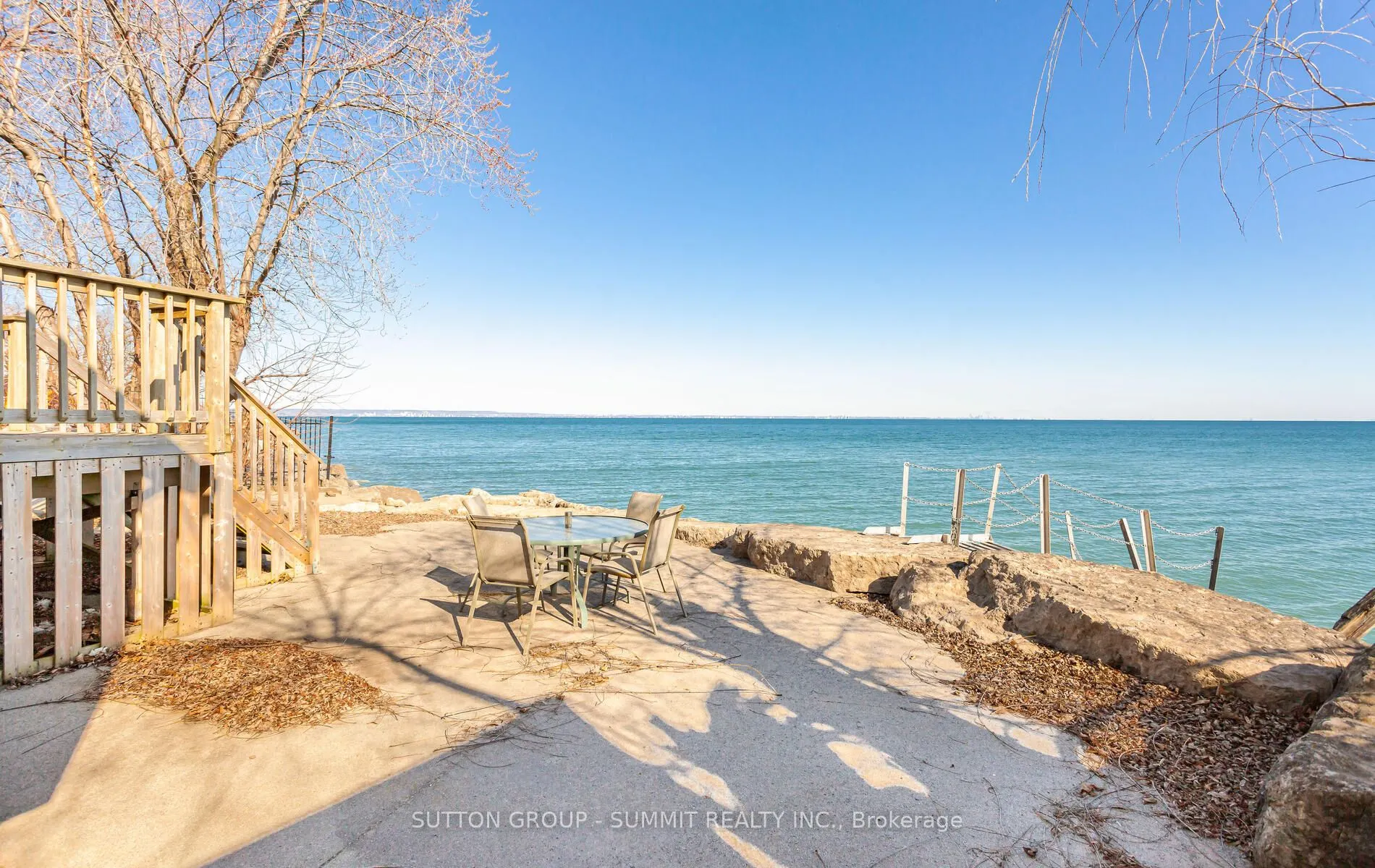 18 1/2 Lakeshore Drive