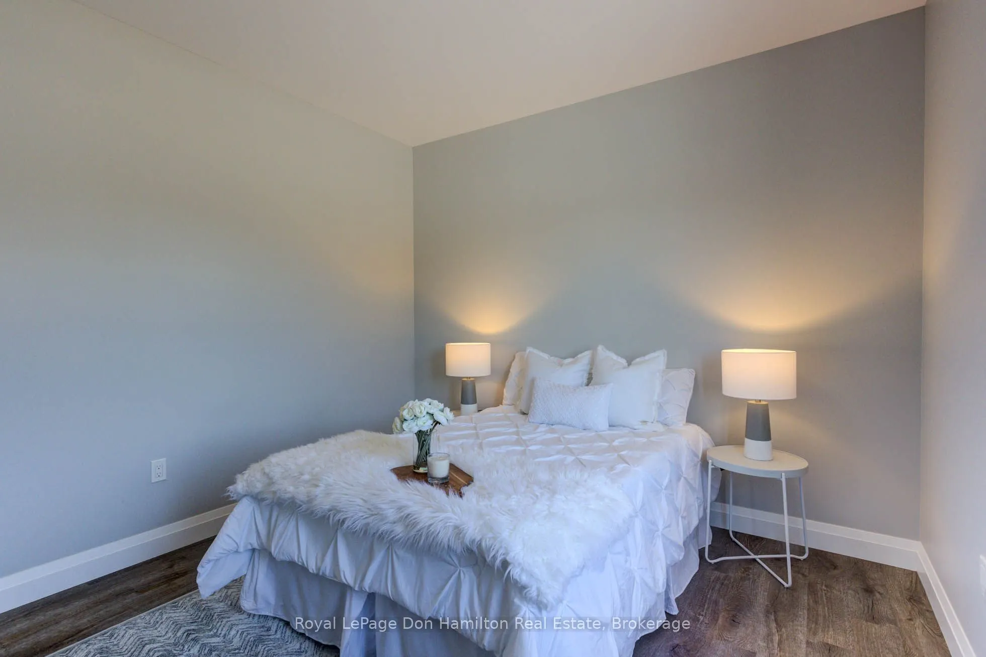 274 Queen Street S