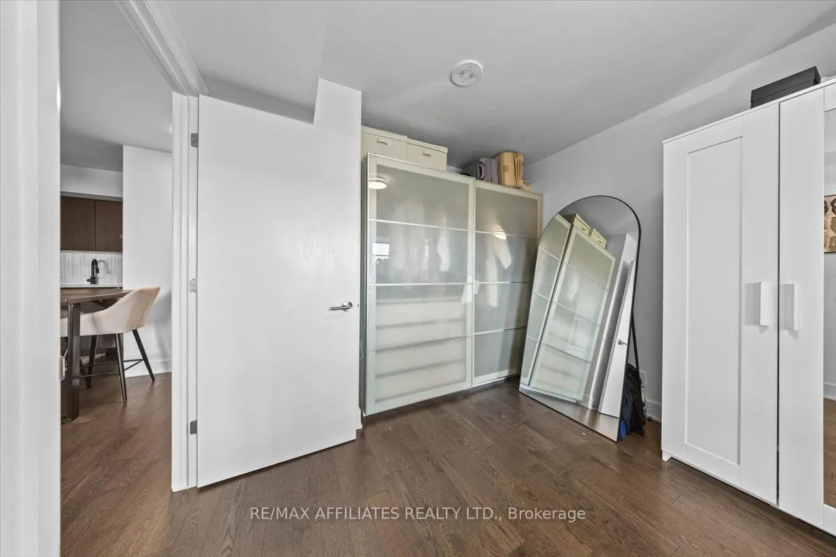 1035 Bank Street, #406