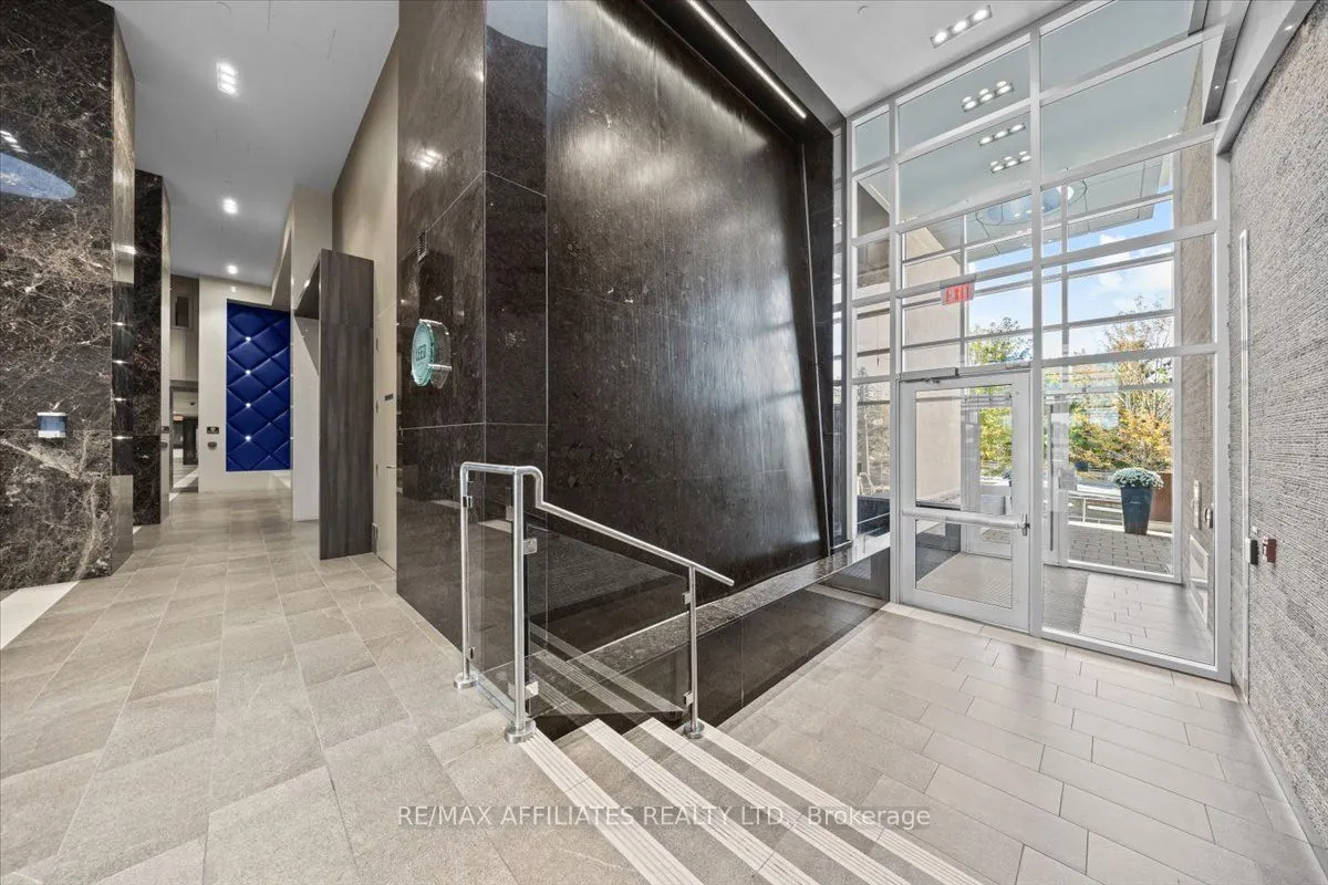 1035 Bank Street, #406