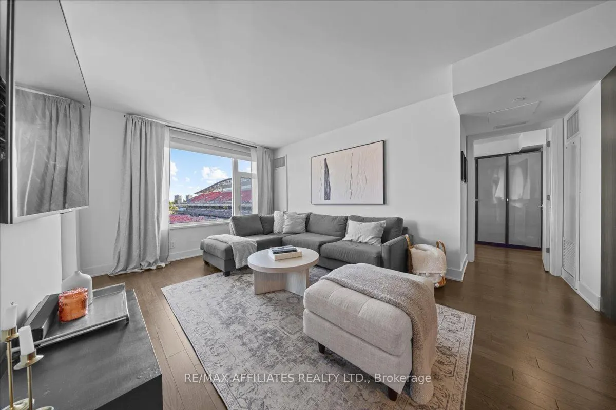 1035 Bank Street, #406
