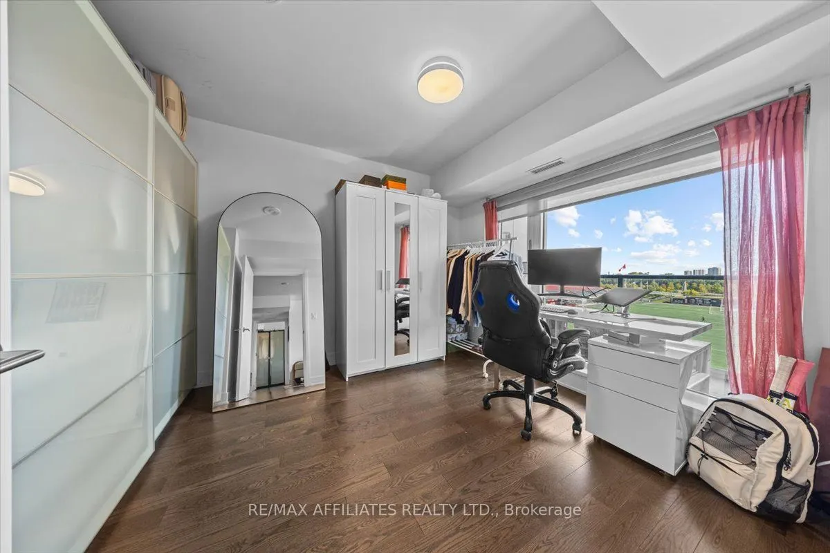 1035 Bank Street, #406