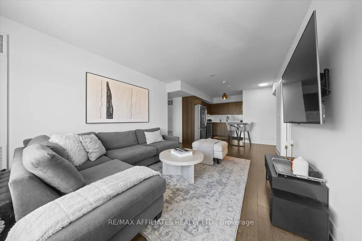 1035 Bank Street, #406