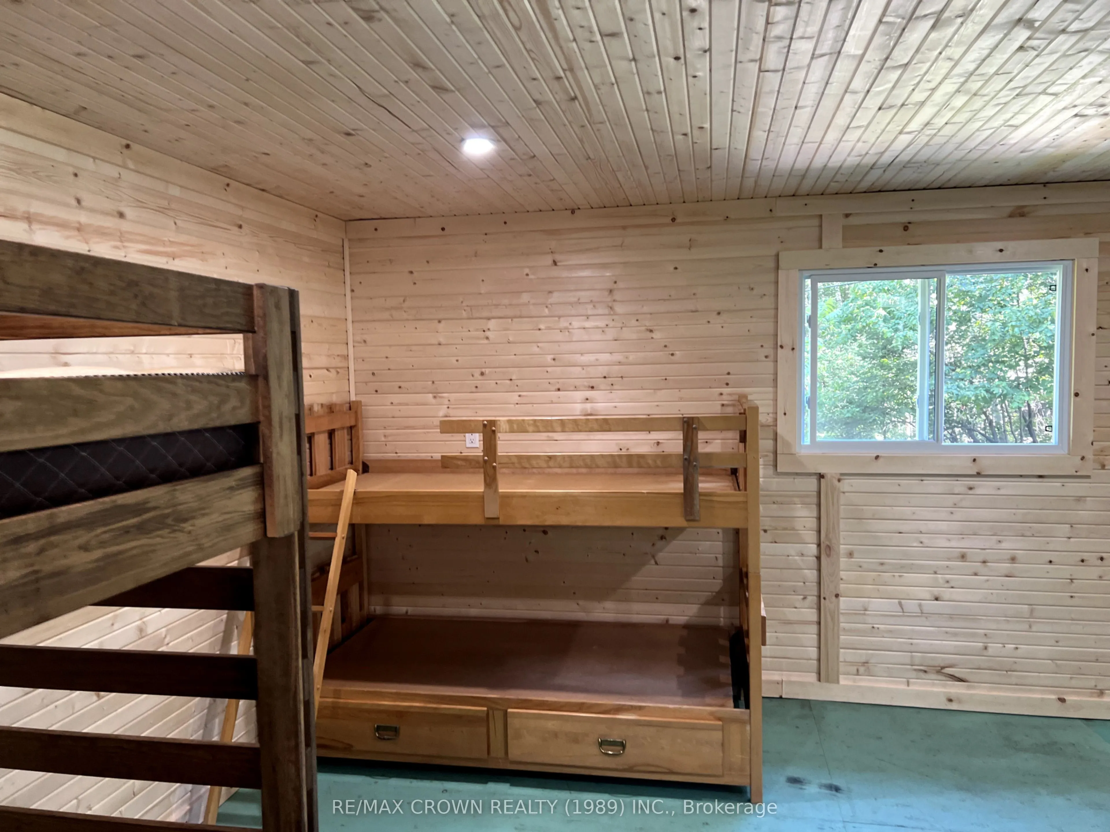 568 Hemlock Island