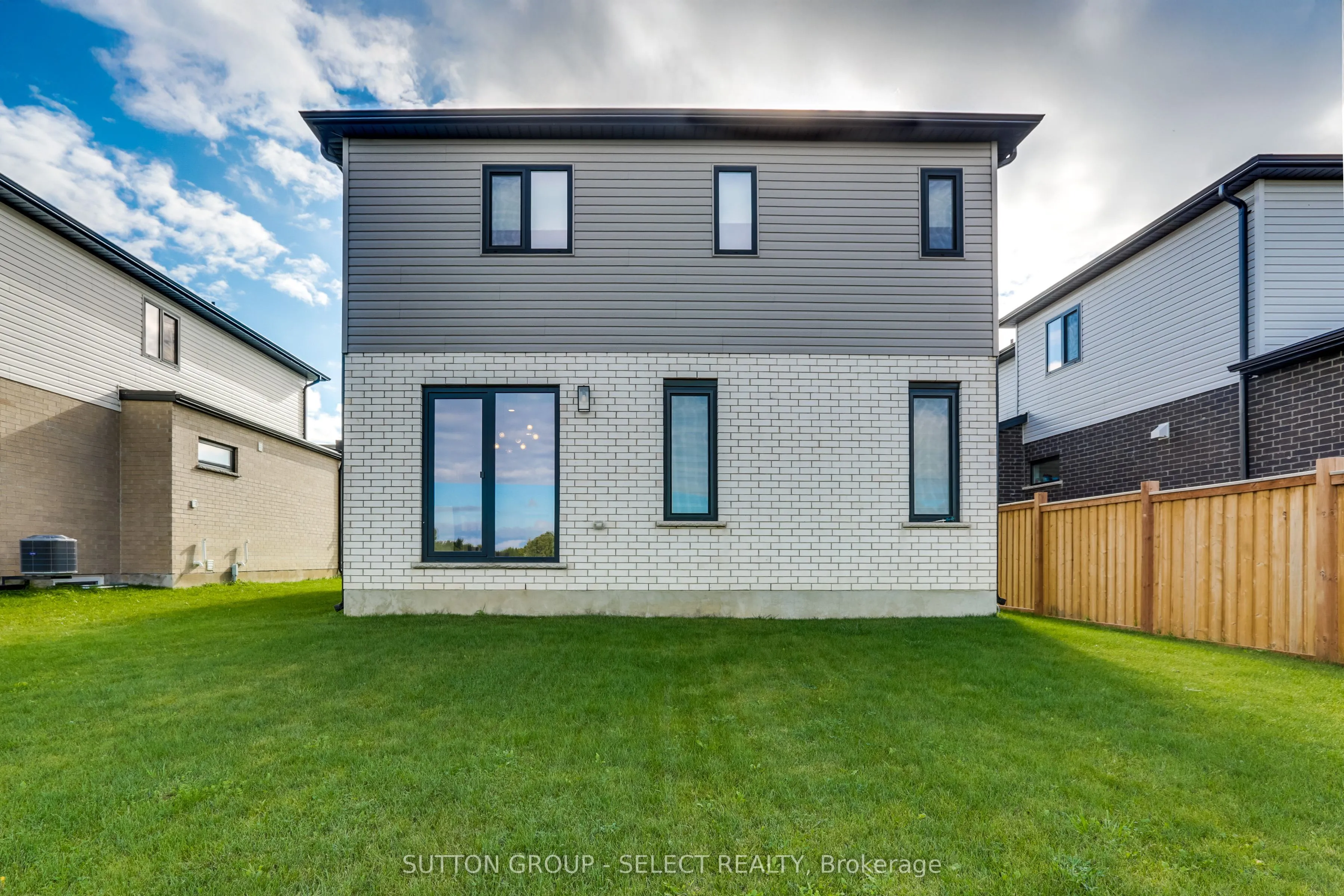 35 Alexander Circle