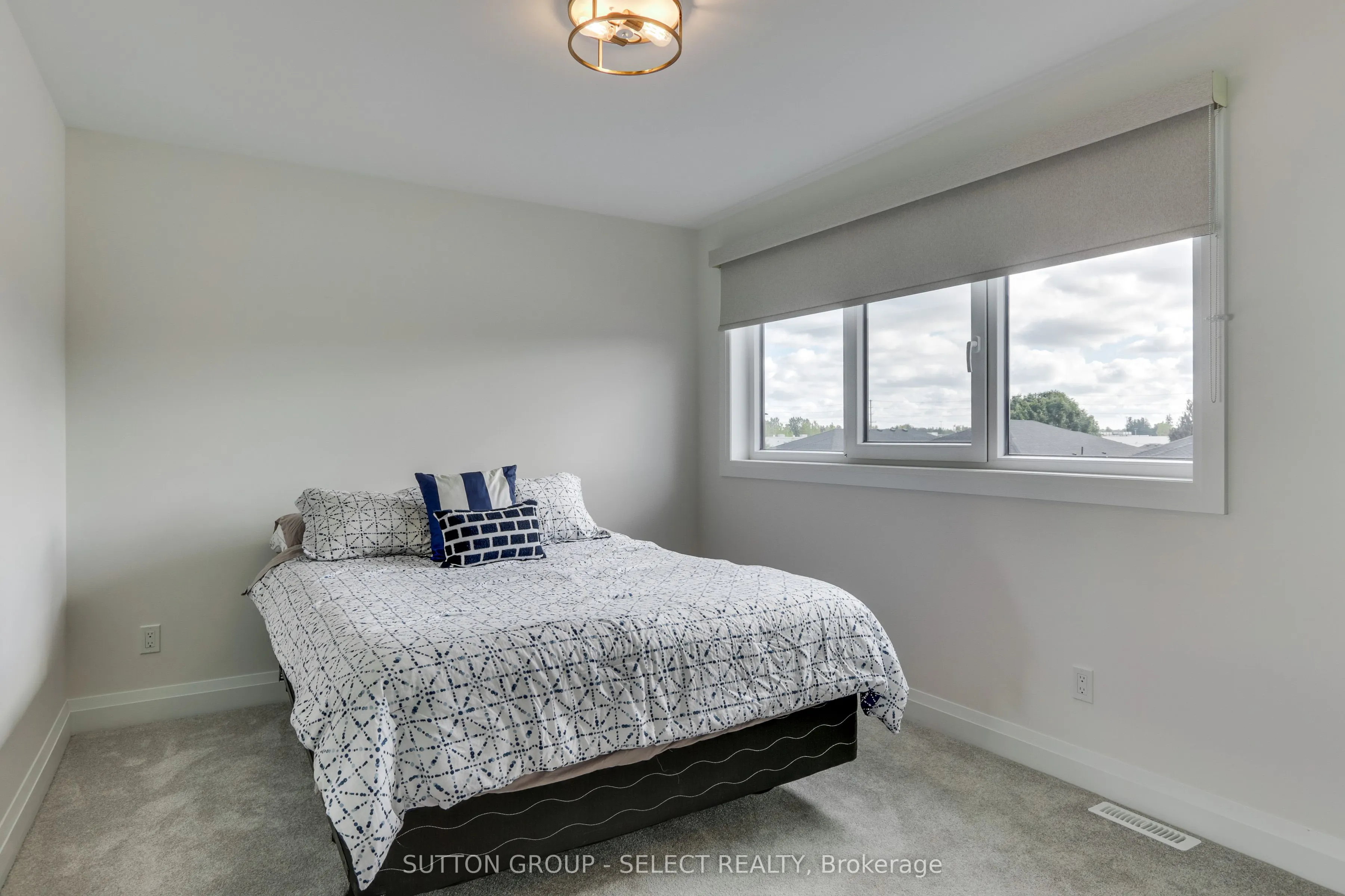 35 Alexander Circle