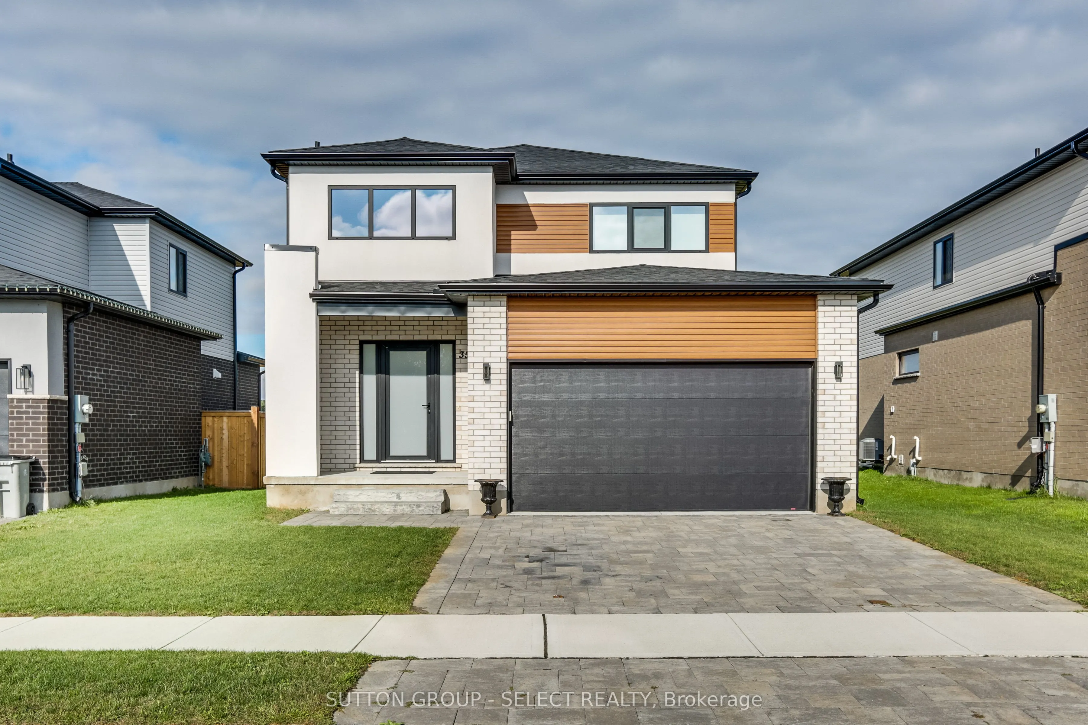 35 Alexander Circle