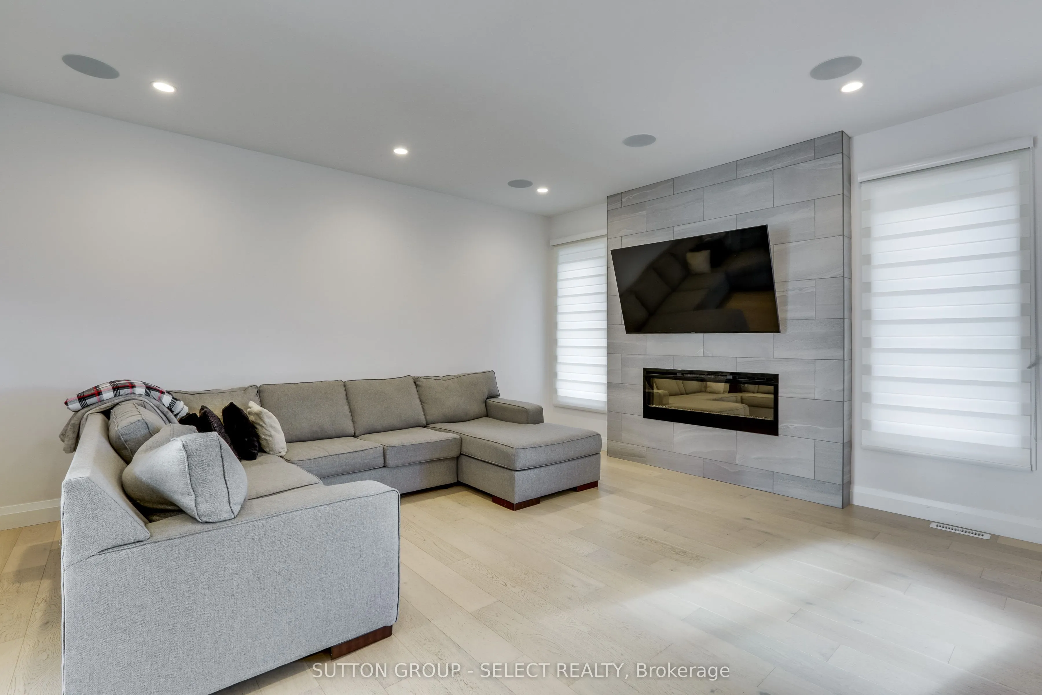 35 Alexander Circle