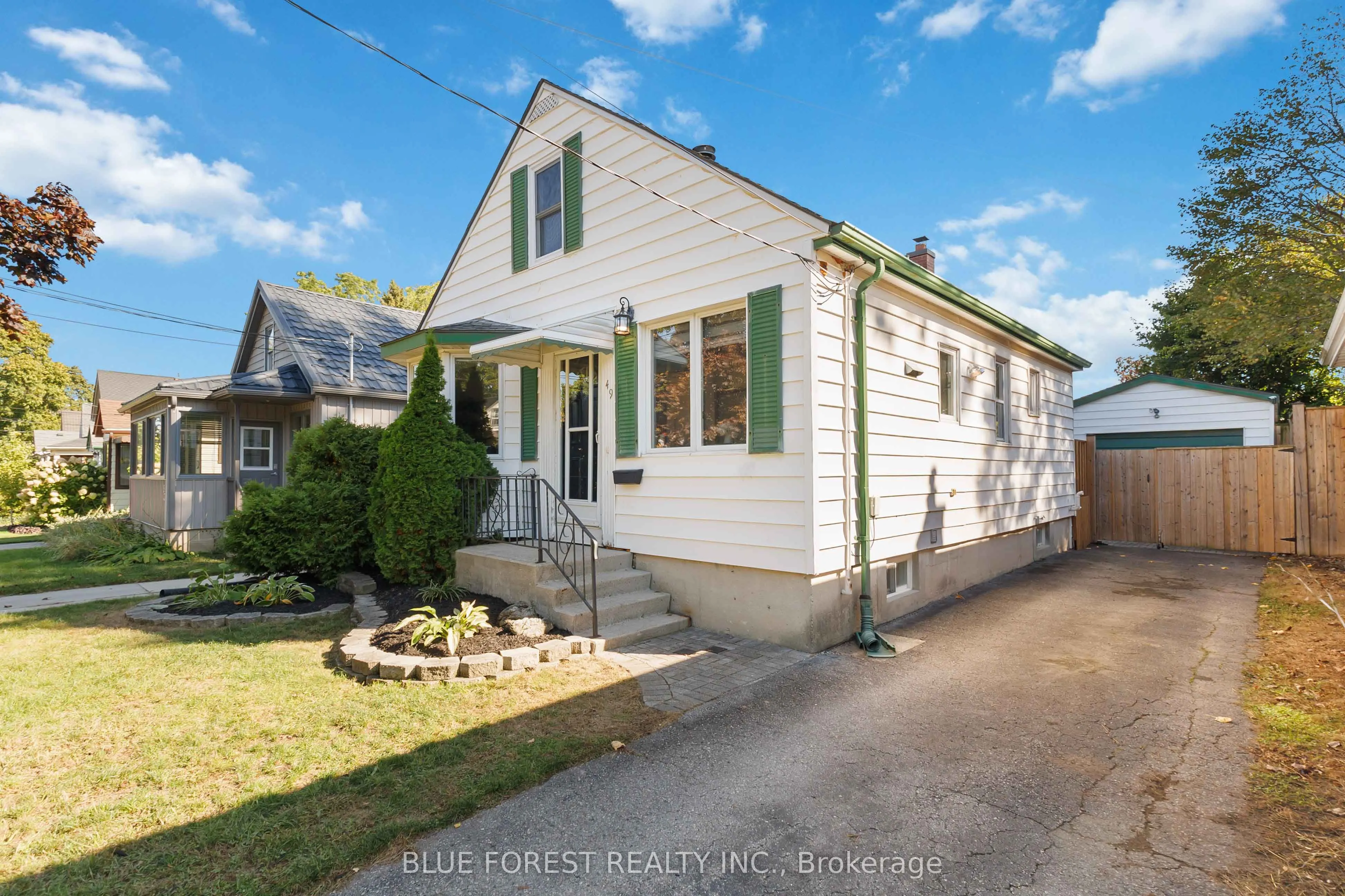 49 Raywood Avenue