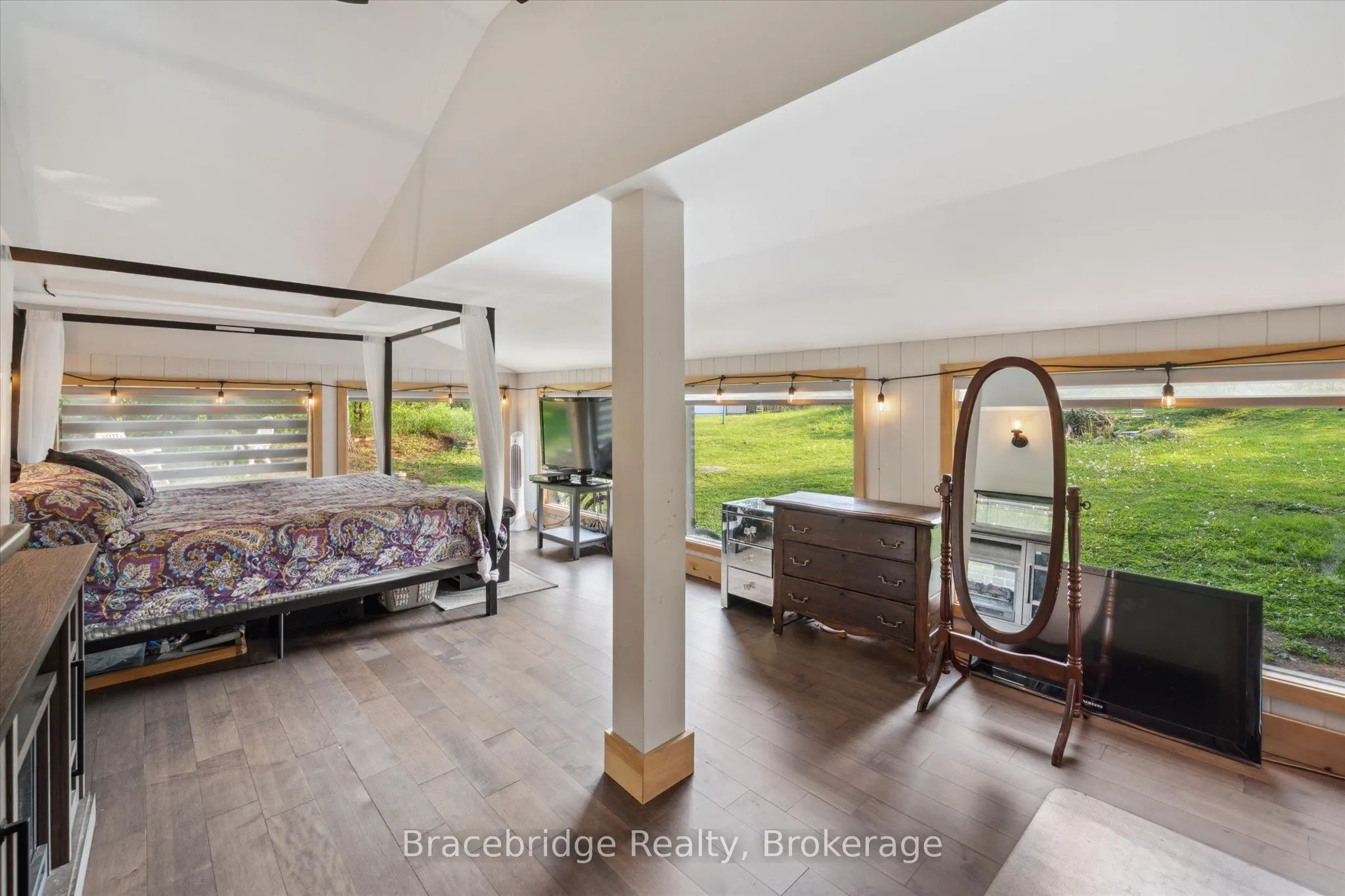 1151 Beatrice Twn Line