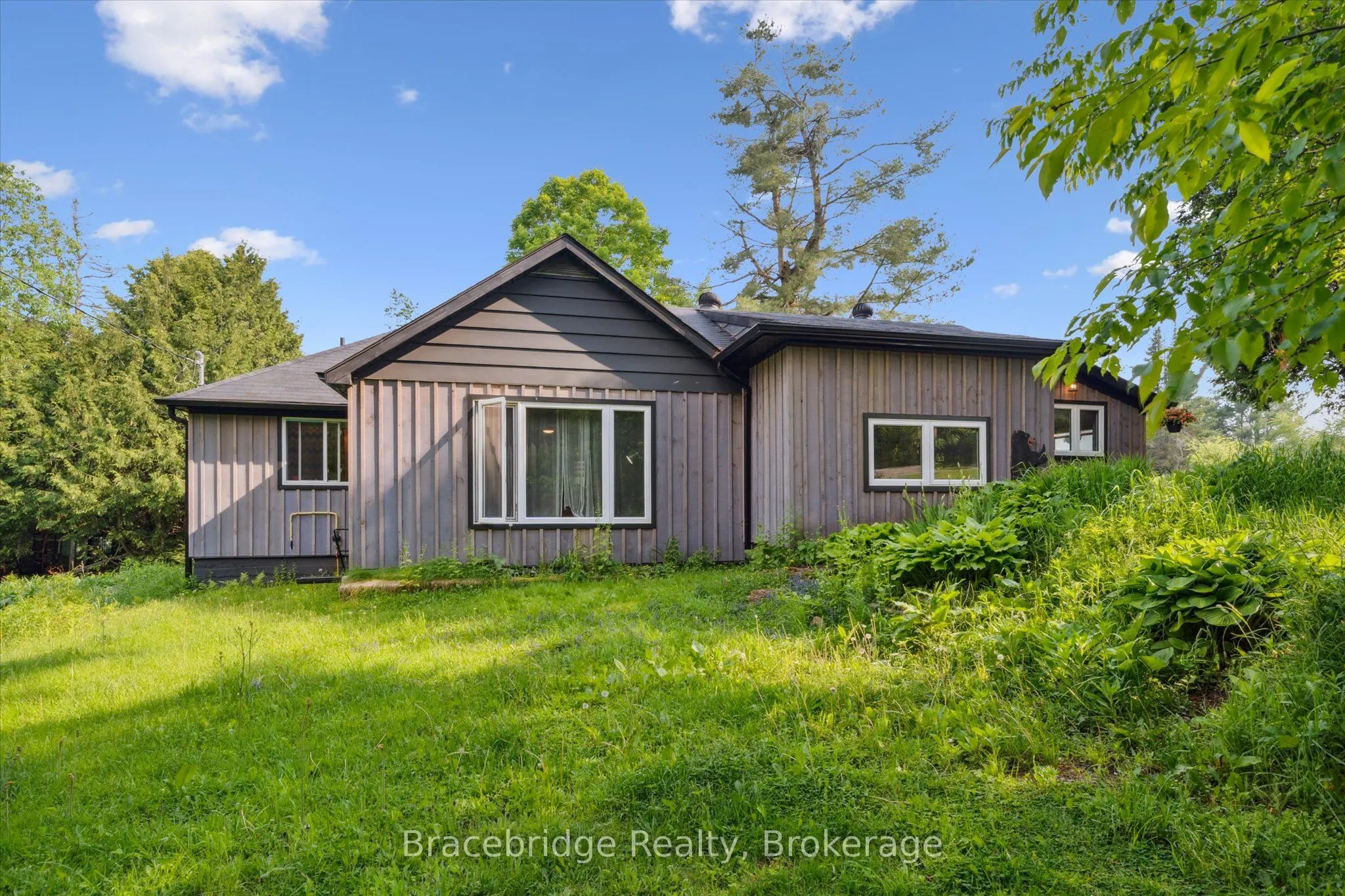 1151 Beatrice Twn Line
