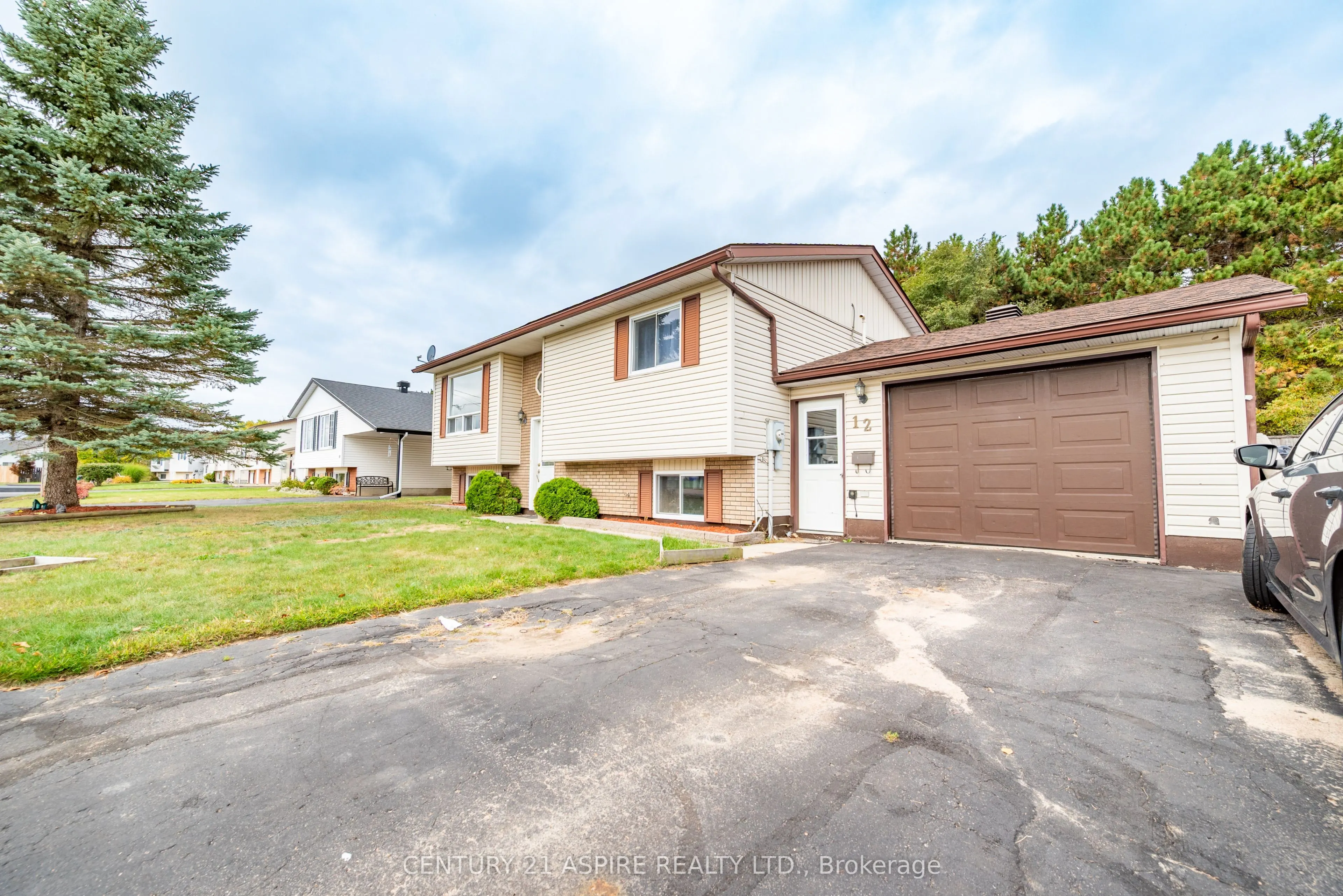 12 Dutch Drive