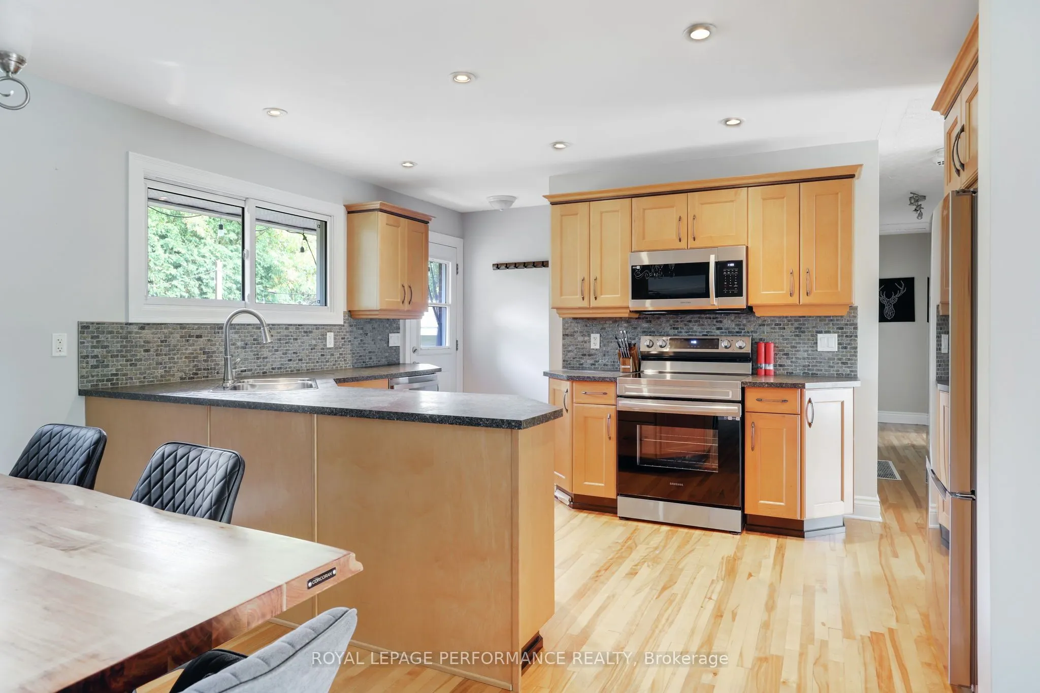 1347 Highgate Road