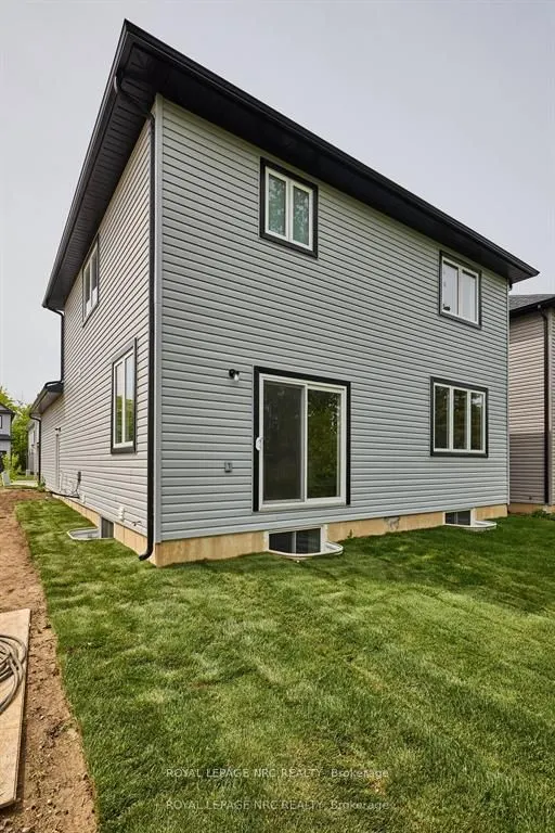 195 Hodgkins Avenue