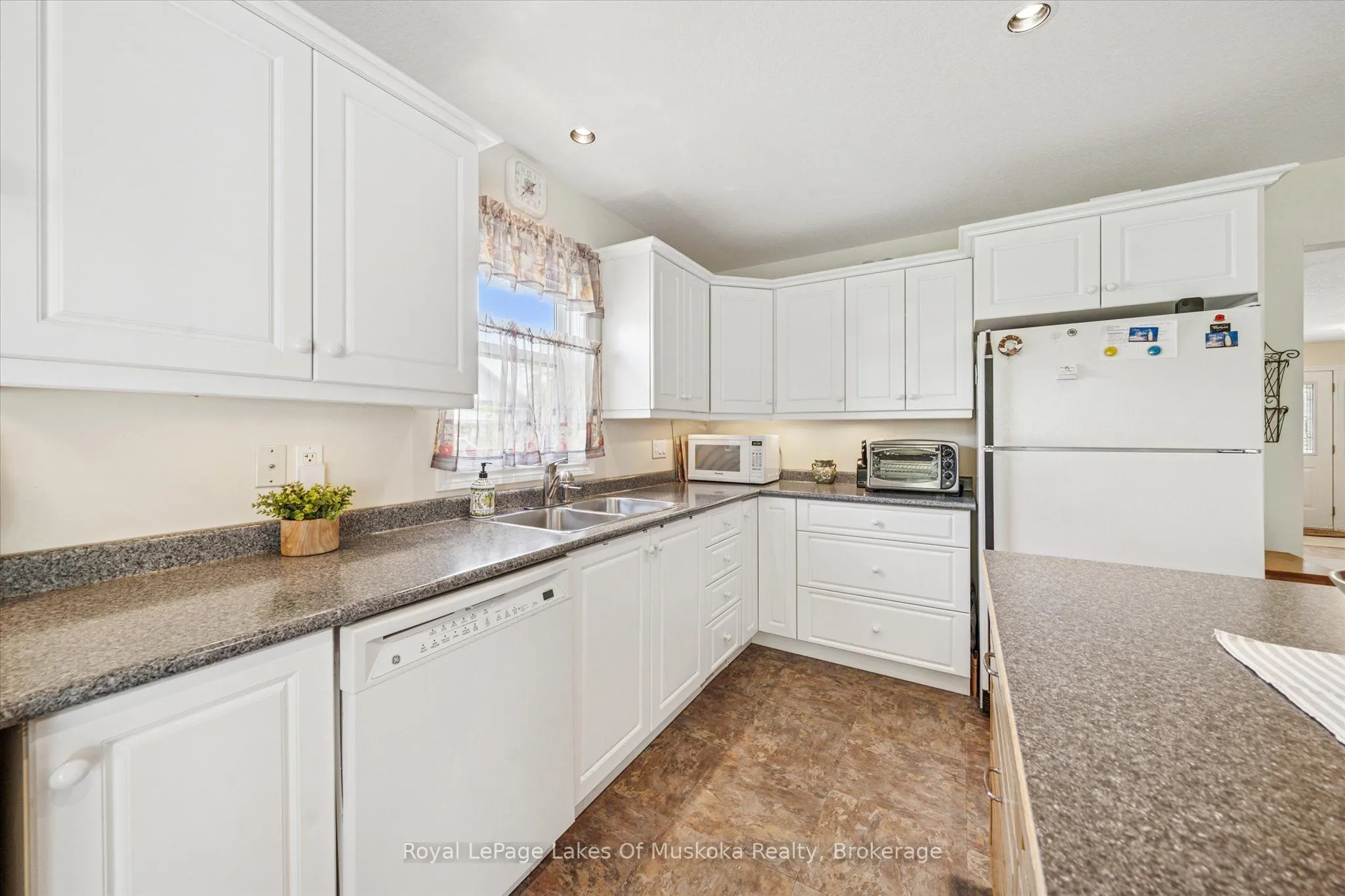 7 Inveraray Court