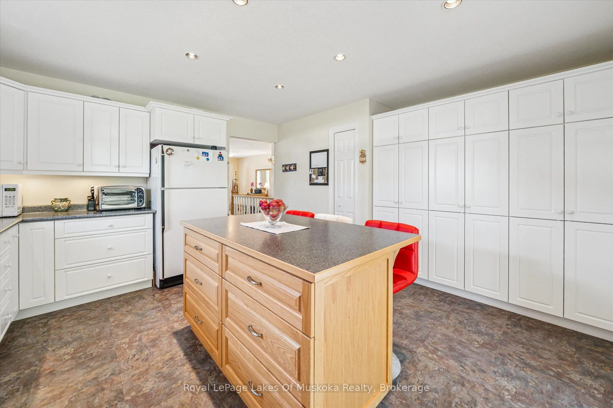7 Inveraray Court
