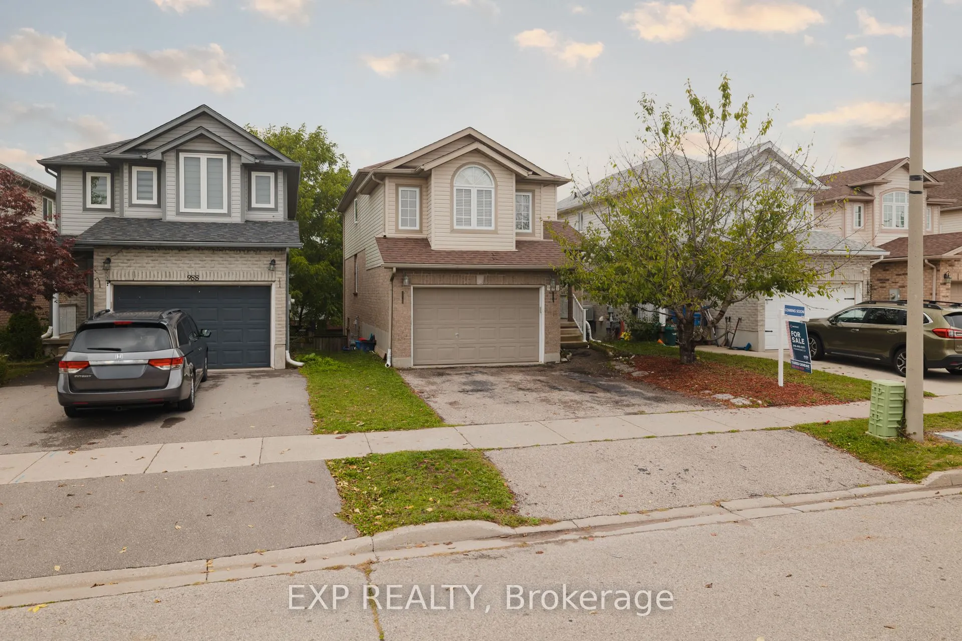 992 Copper Leaf Crescent
