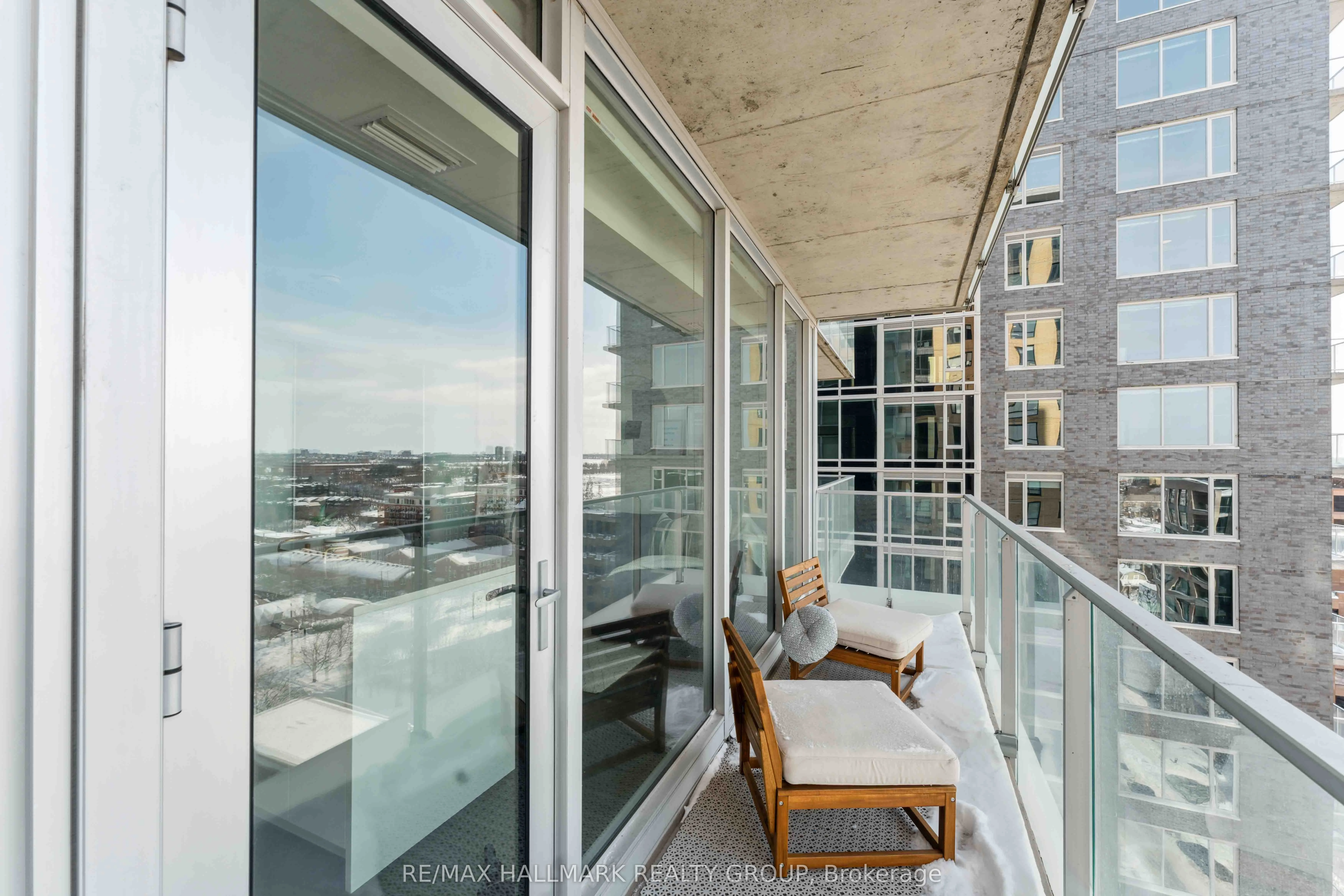 111 Champagne Avenue S, #1602