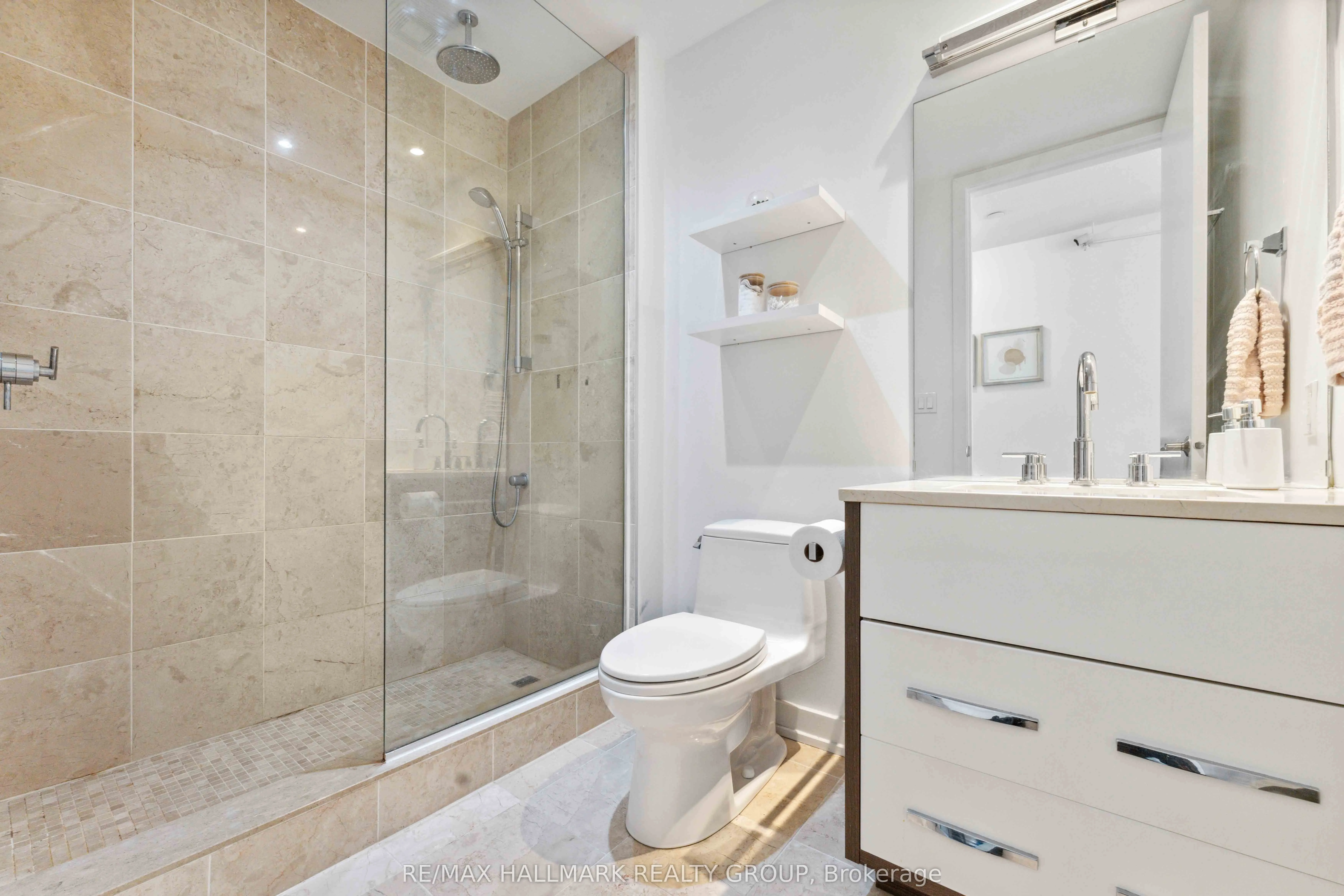 111 Champagne Avenue S, #1602
