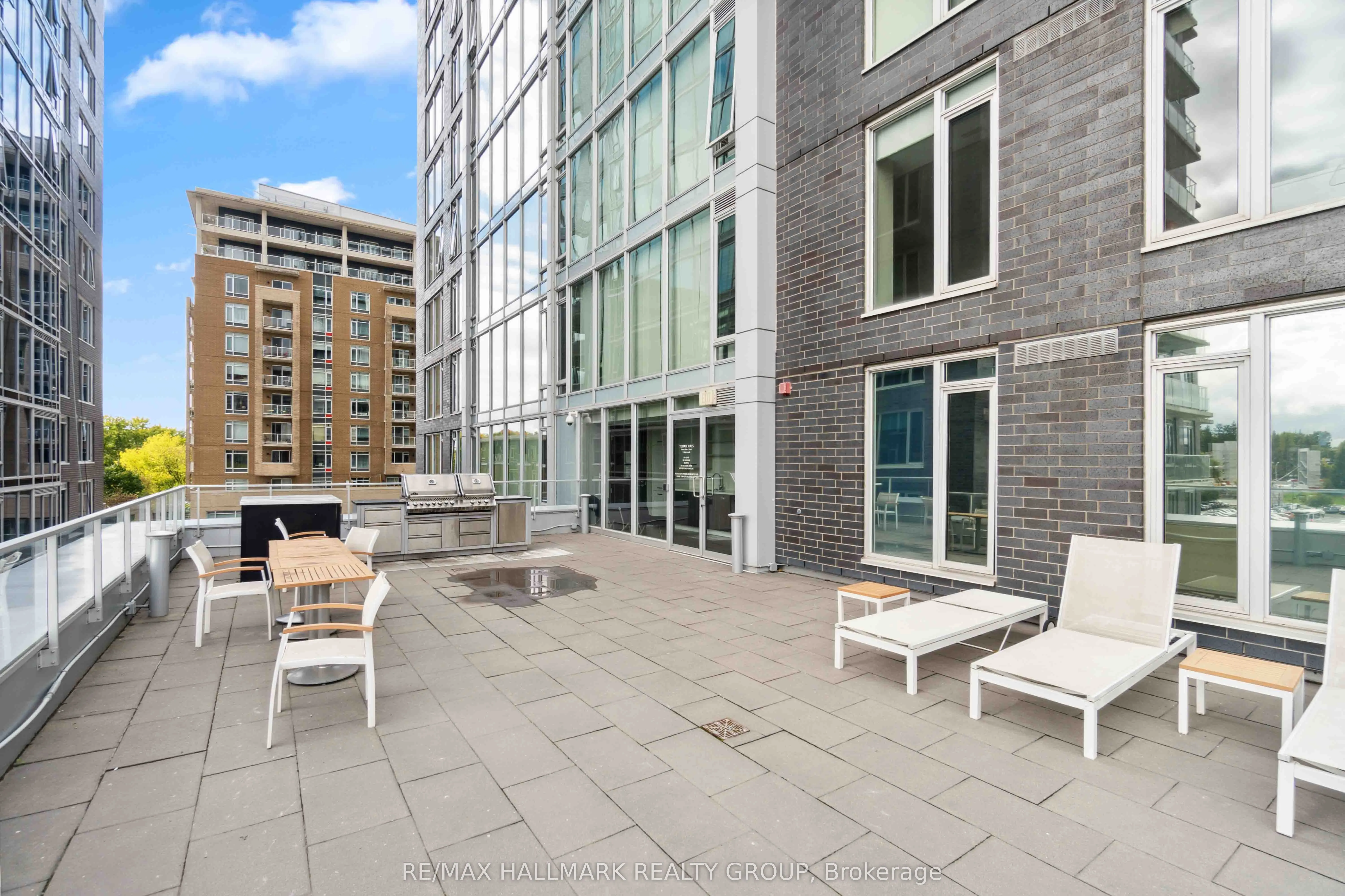 111 Champagne Avenue S, #1602