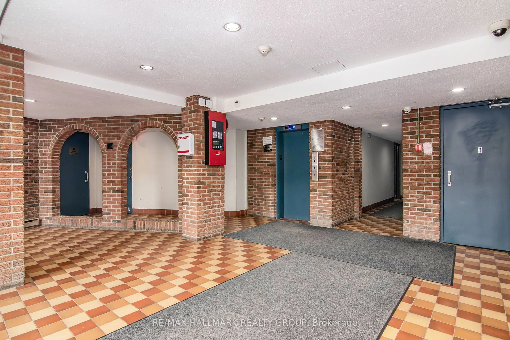 2041 Arrowsmith Drive, #203C