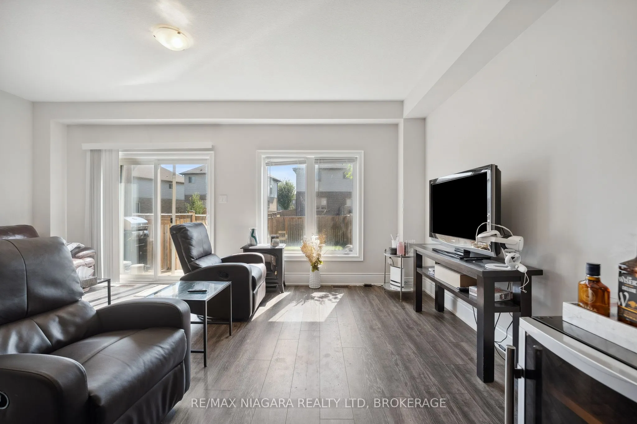 55 SUNSET Way