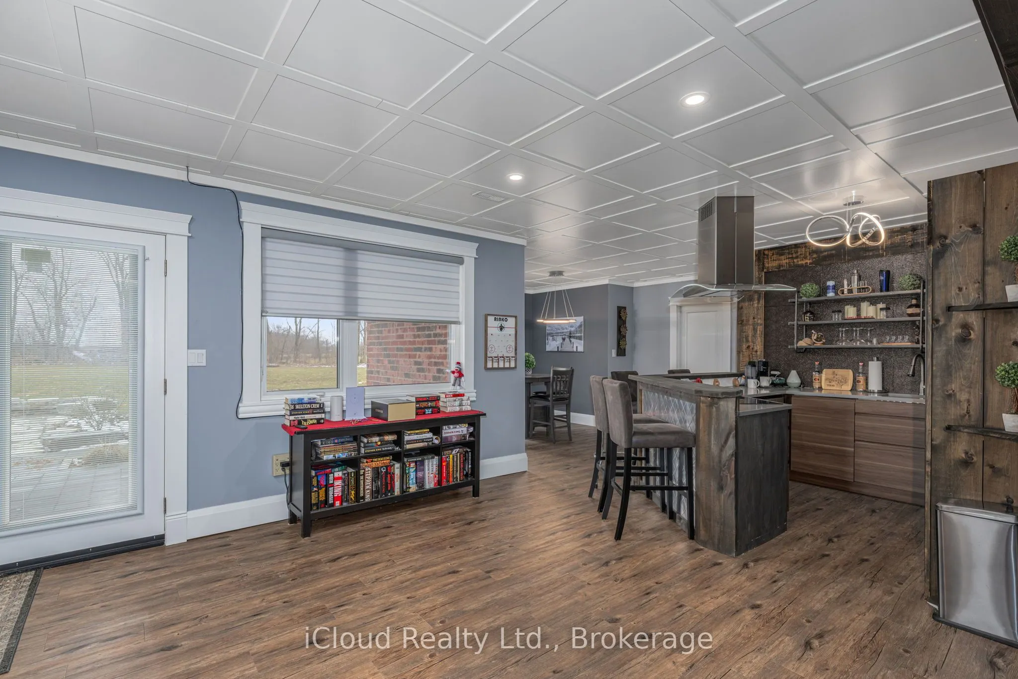 9449 Wellington 22 Road