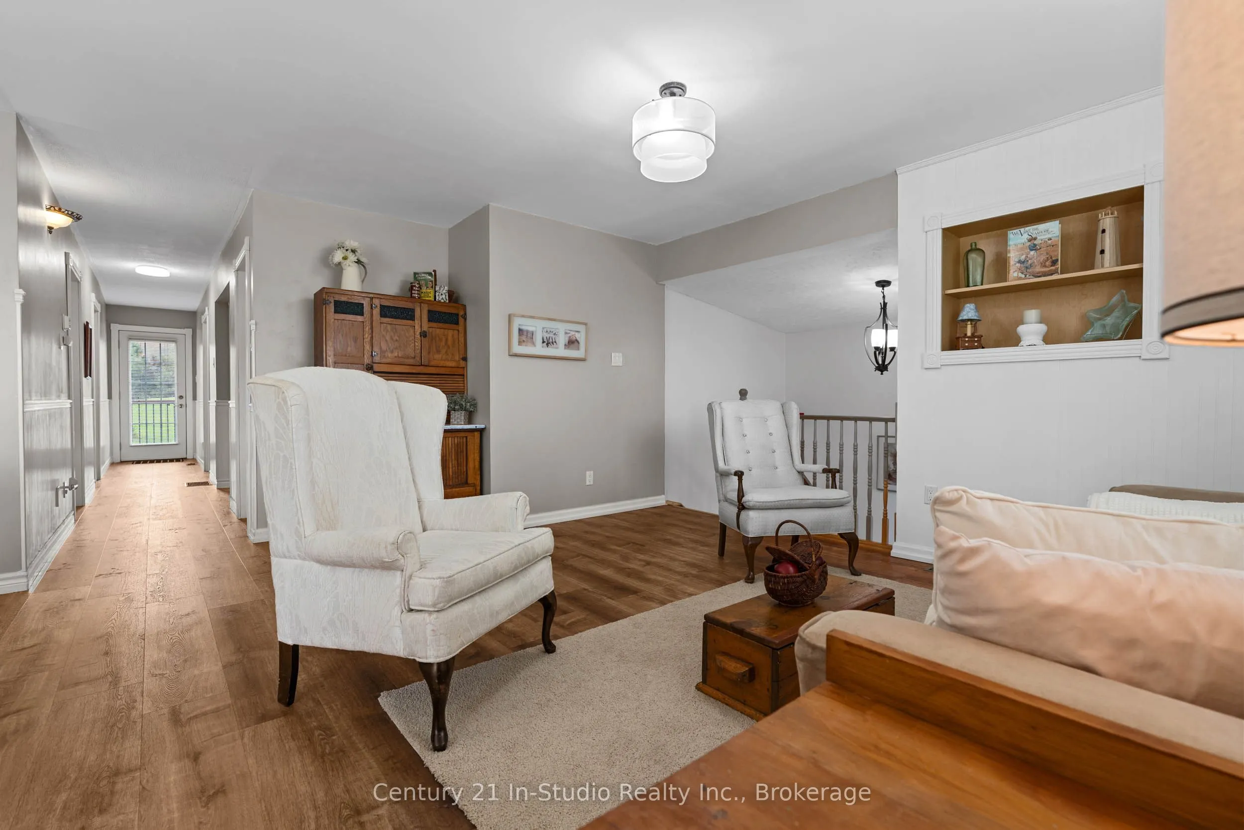 618134 Grey 18 Road