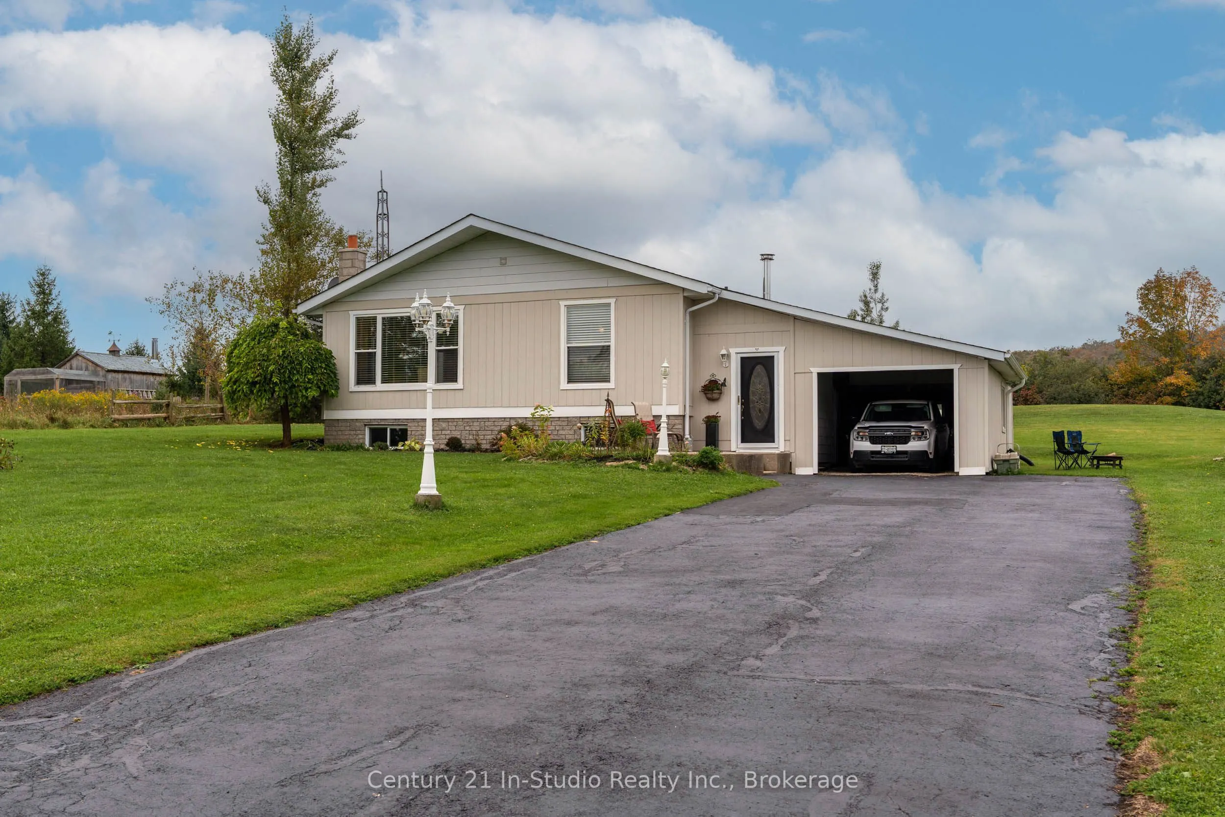 618134 Grey 18 Road