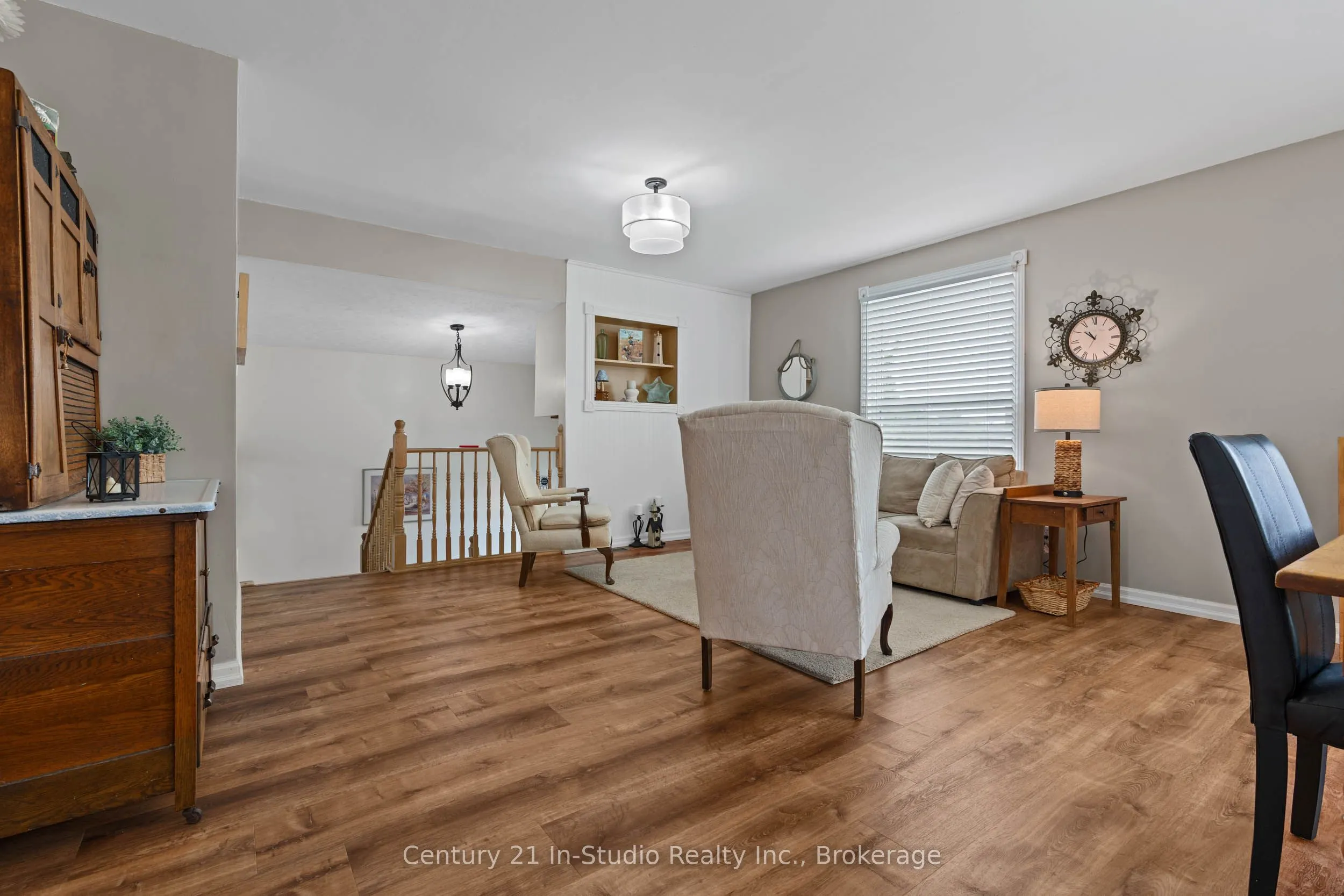 618134 Grey 18 Road