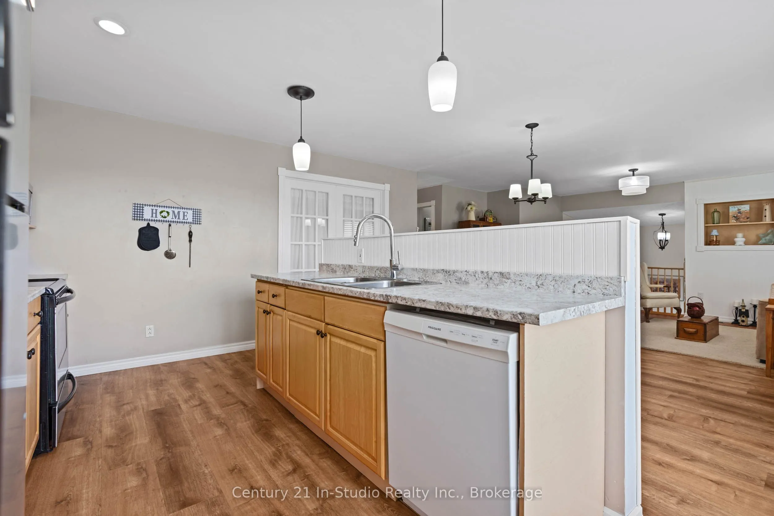 618134 Grey 18 Road