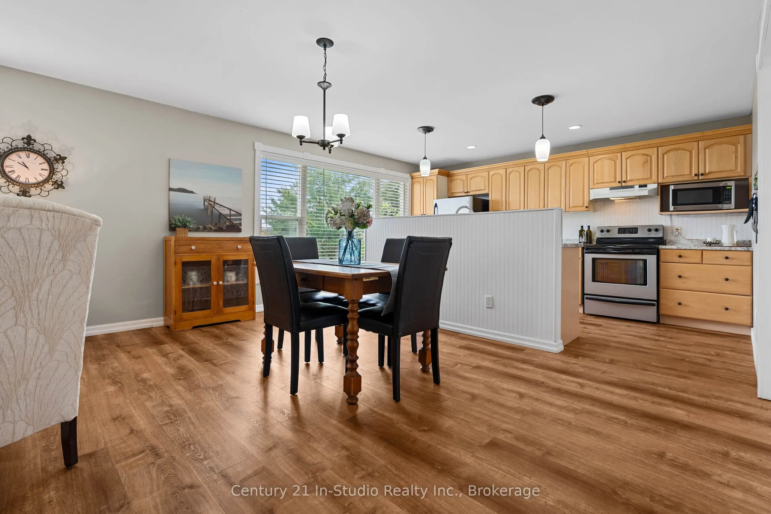 618134 Grey 18 Road