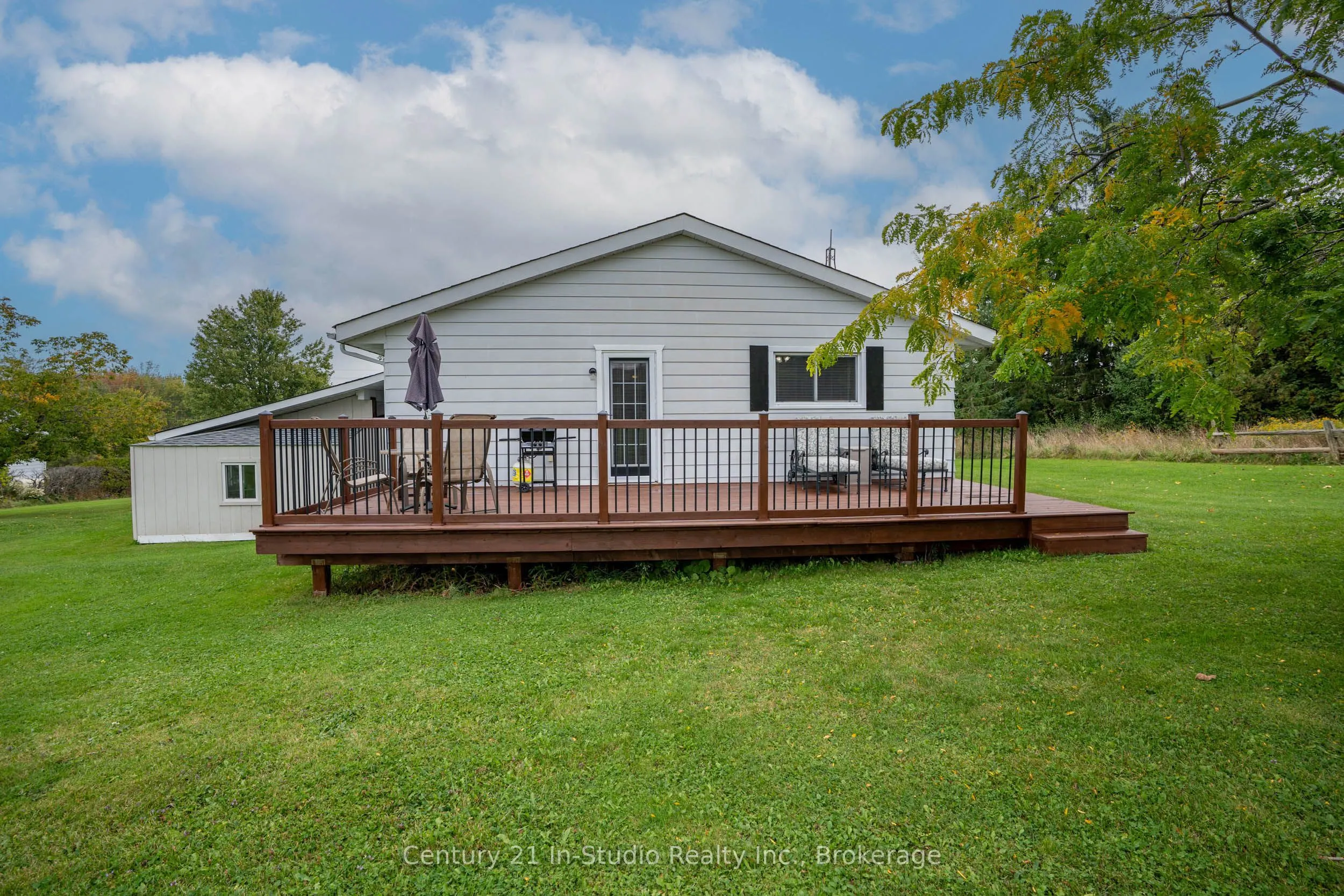 618134 Grey 18 Road
